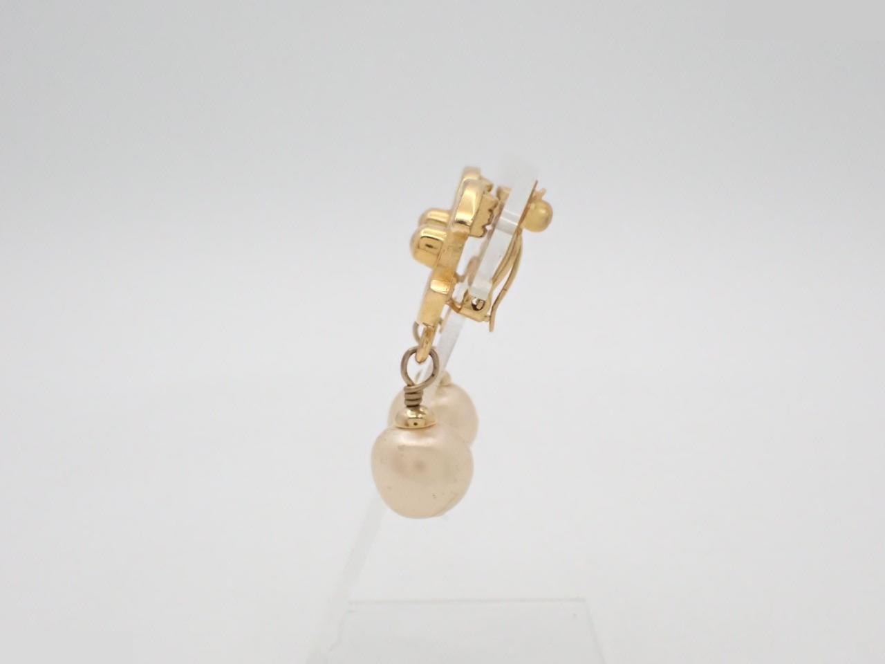 Coco Mark Turnlock Pearl Swing Earrings — view 3