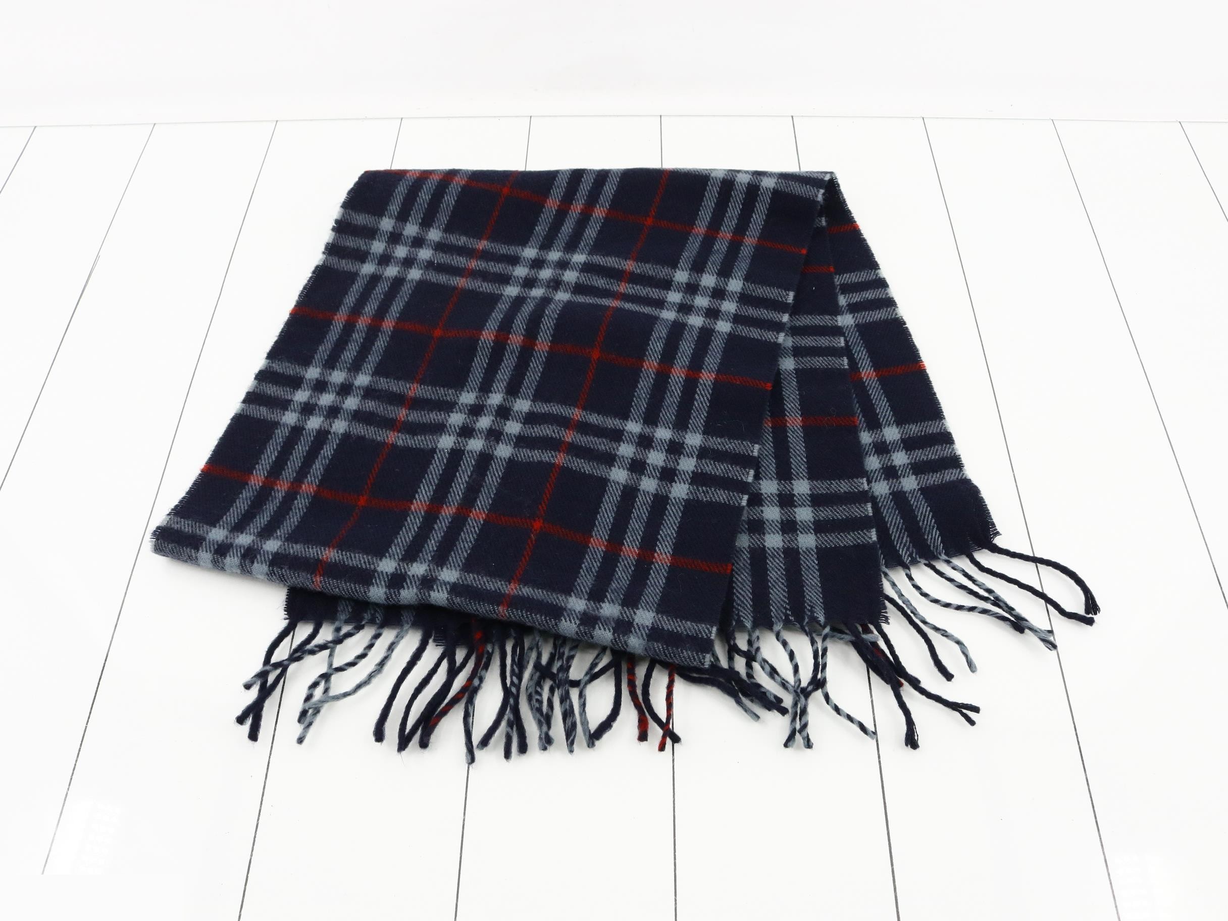 Other lines: Small items, accessories, and scarves — view 3