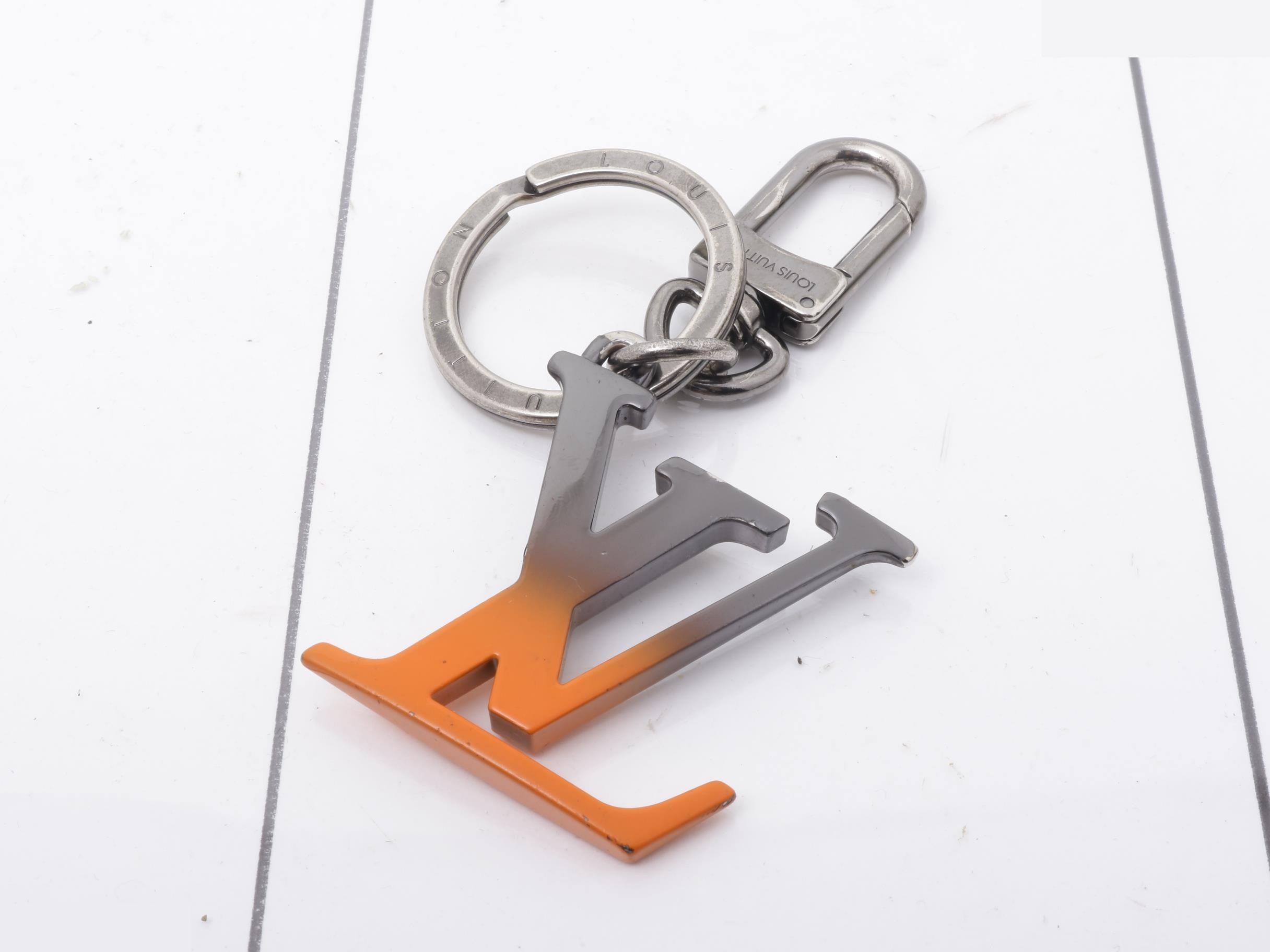 Porte Clés LV Spray Keychain