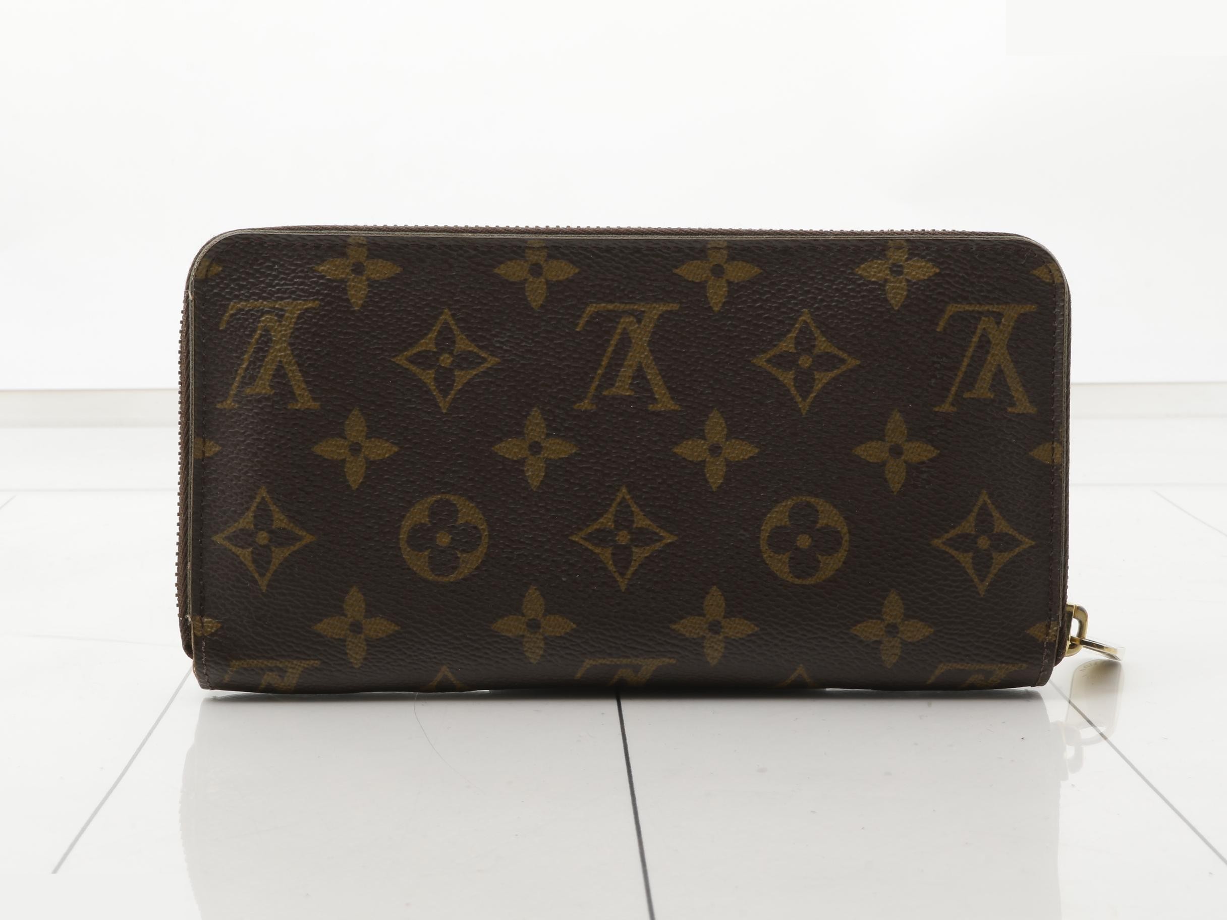 Zippy Wallet Monogram — view 2