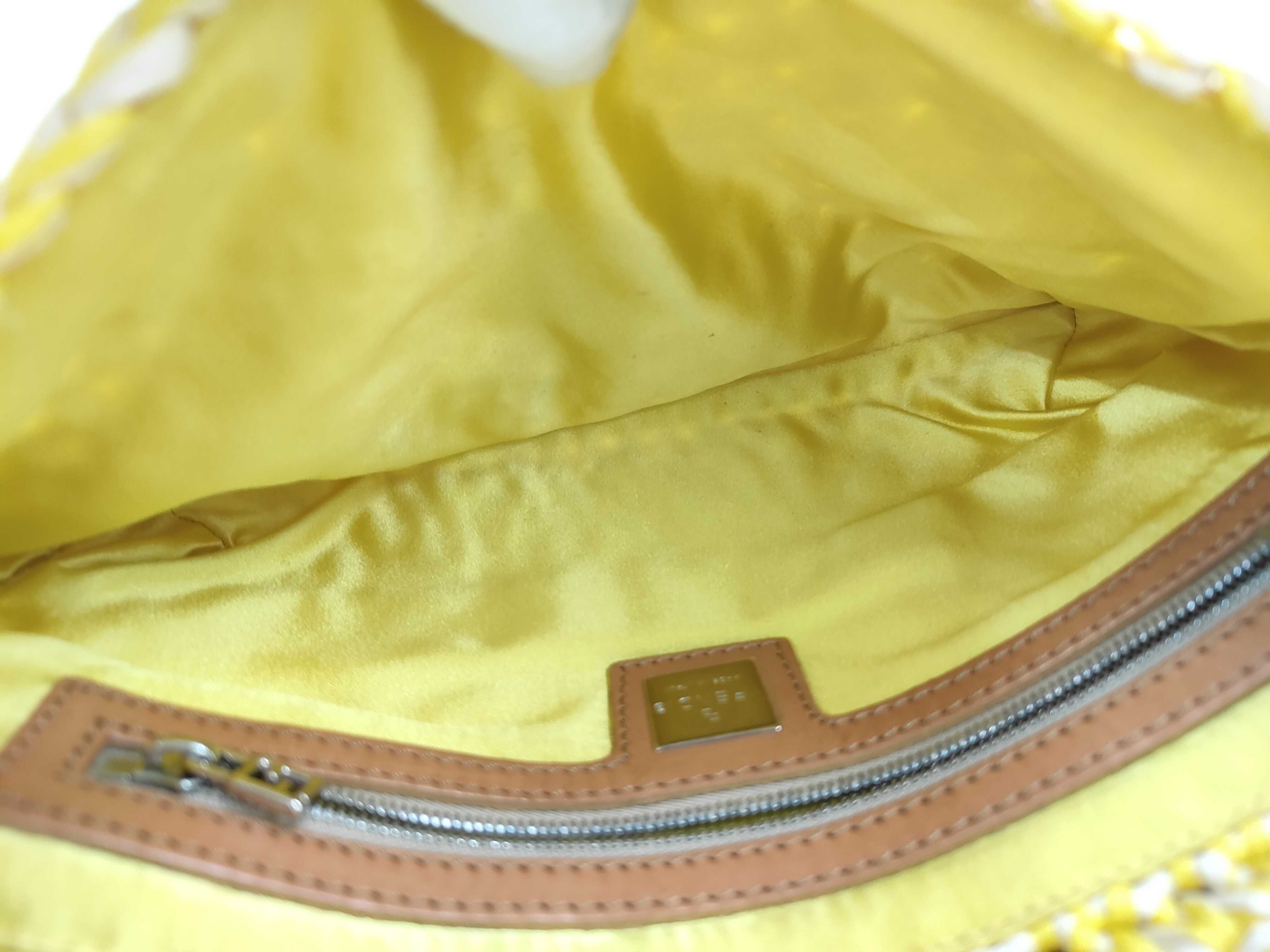Mamma Bucket Shoulder Bag Handbag Shoulder Bag — view 9