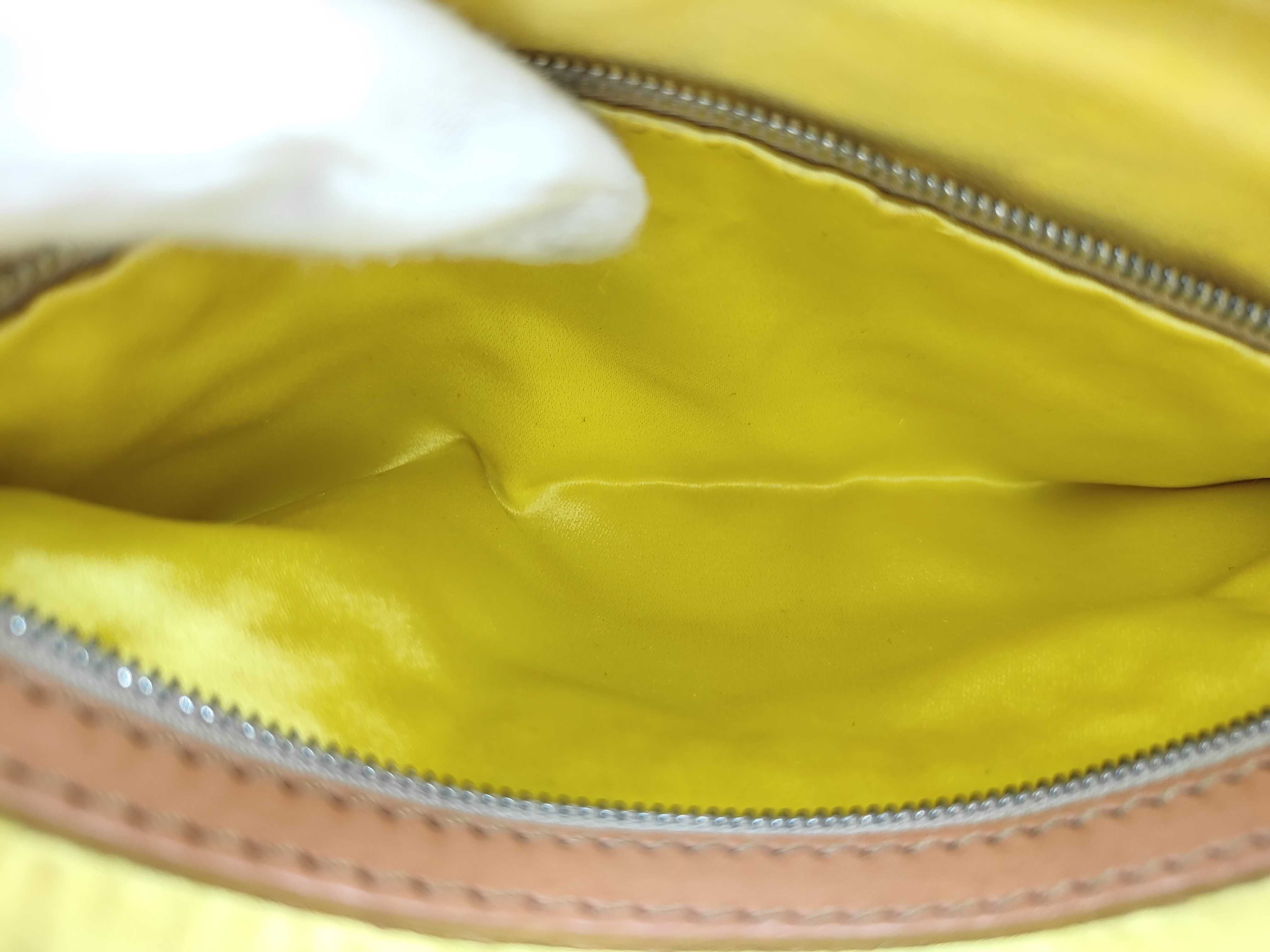 Mamma Bucket Shoulder Bag Handbag Shoulder Bag — view 10