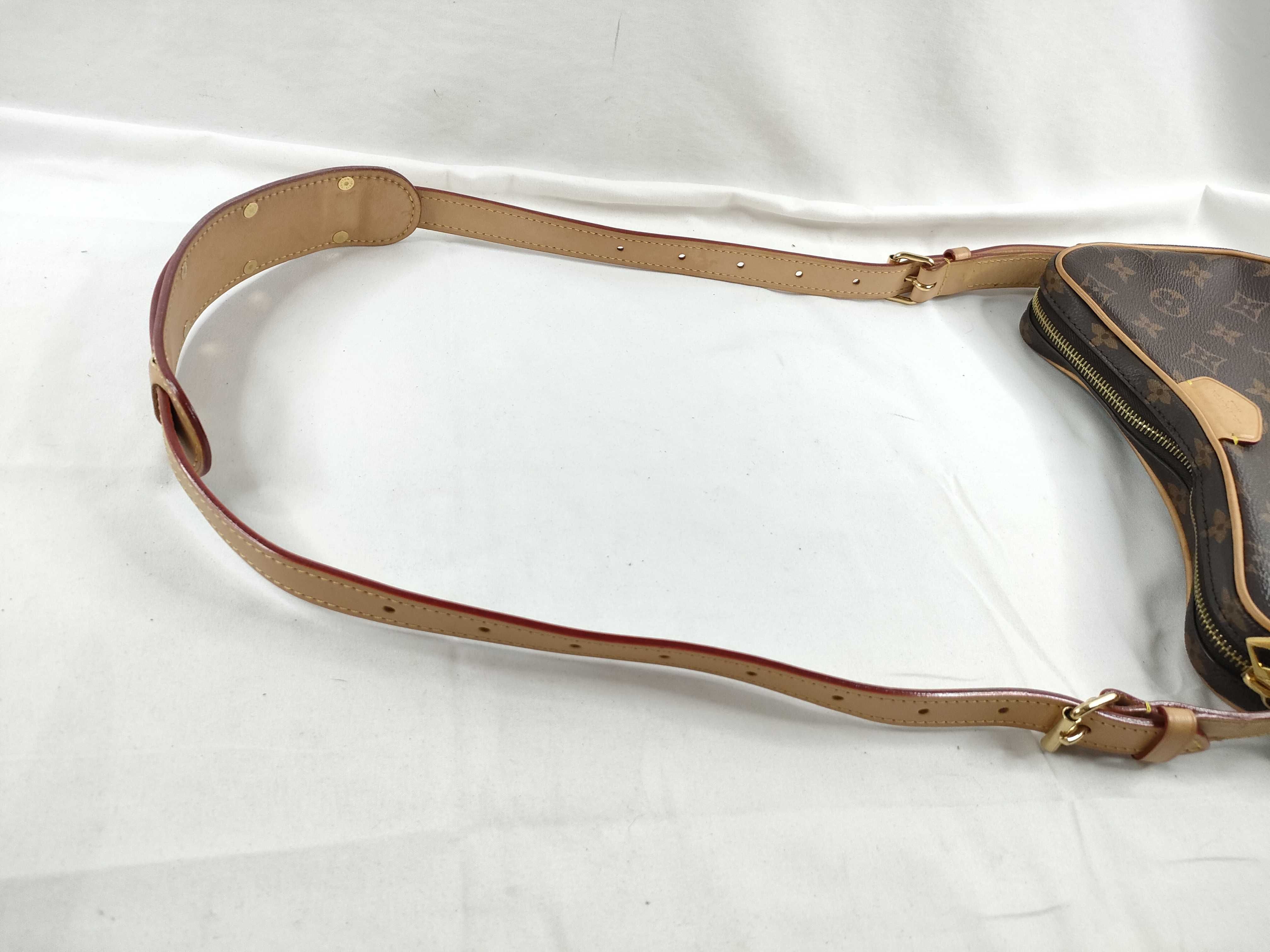 Monogram LV Croissant Monogram Shoulder Bag — view 6
