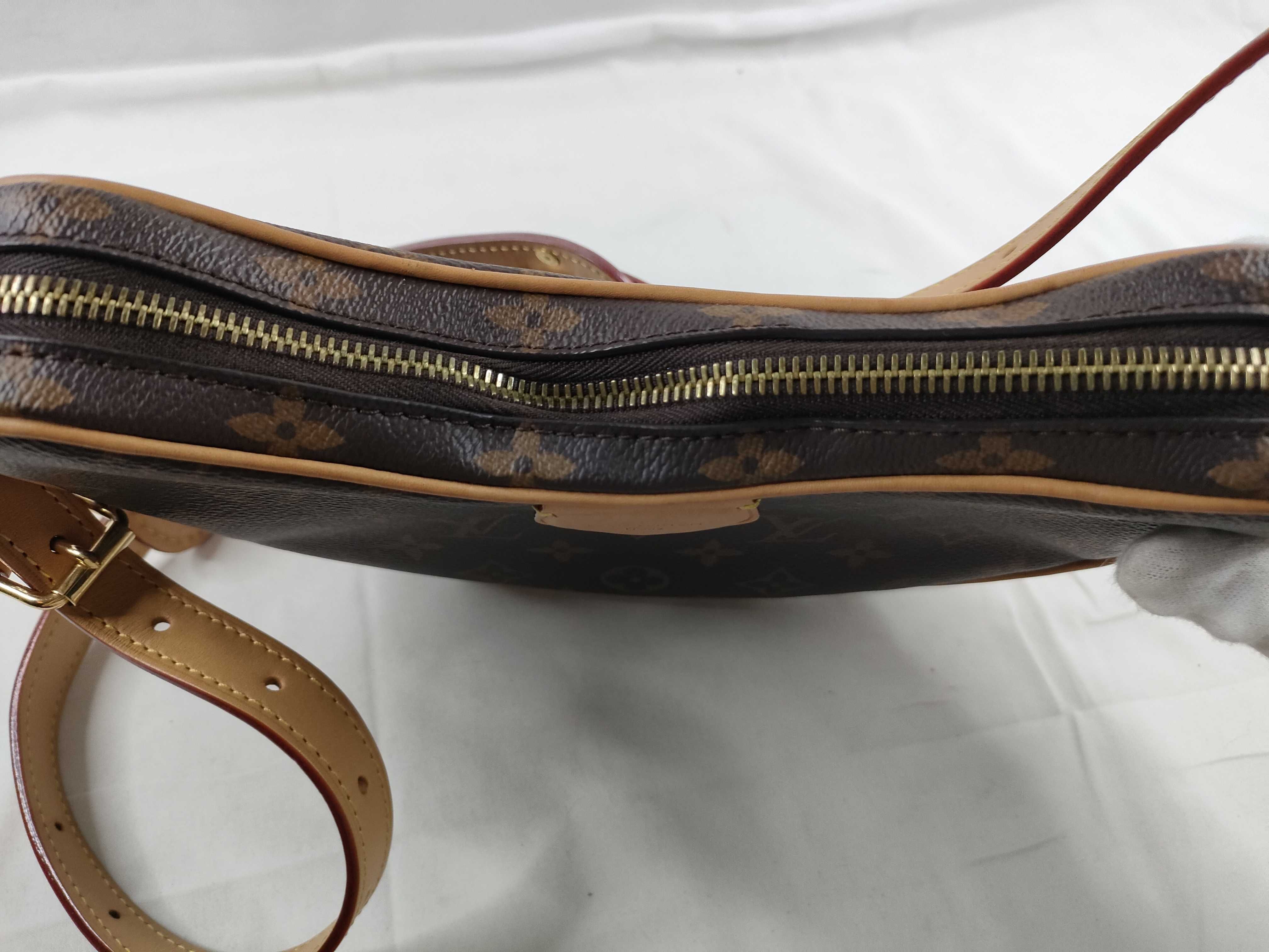 Monogram LV Croissant Monogram Shoulder Bag — view 9