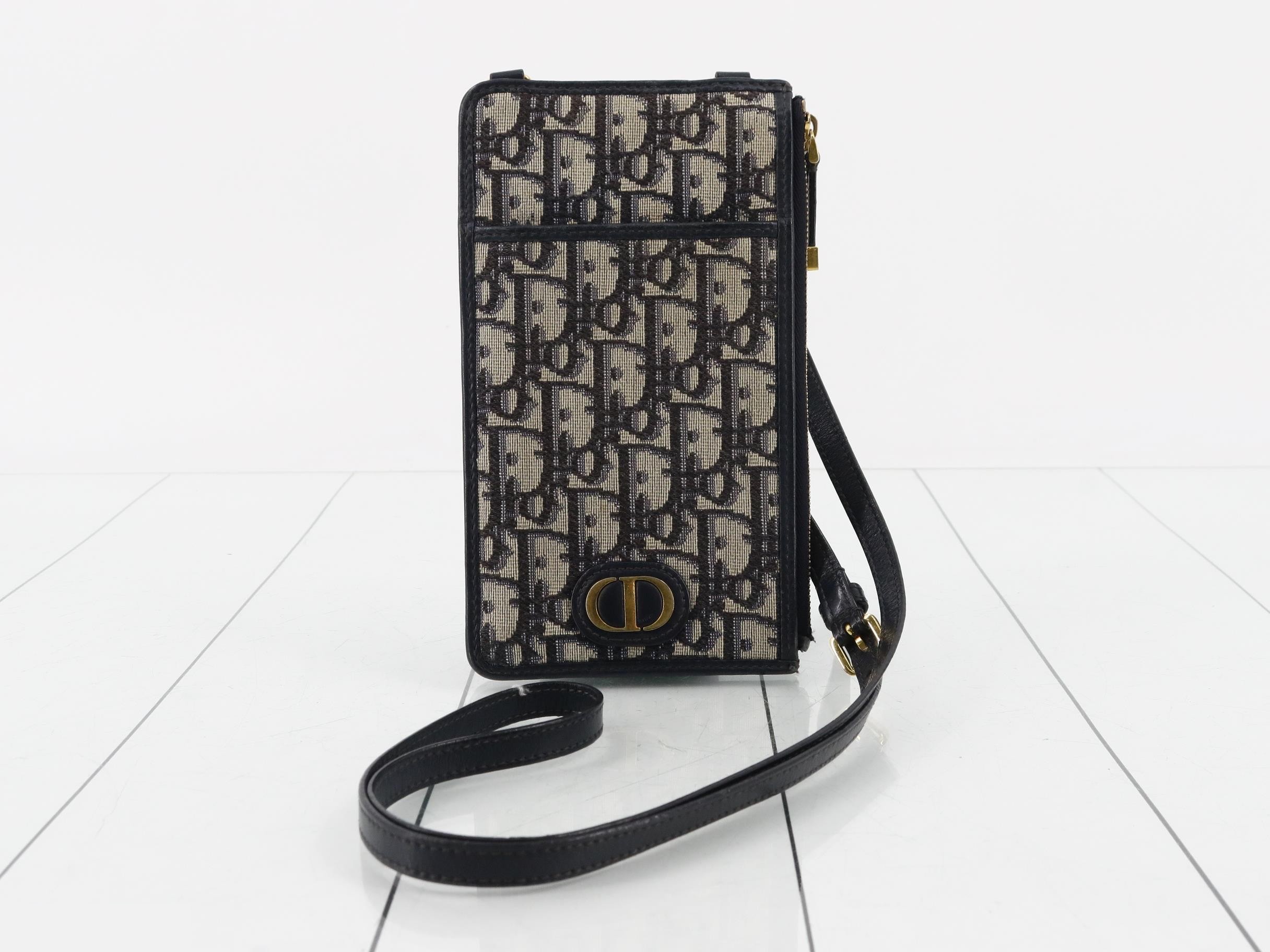 Oblique phone case