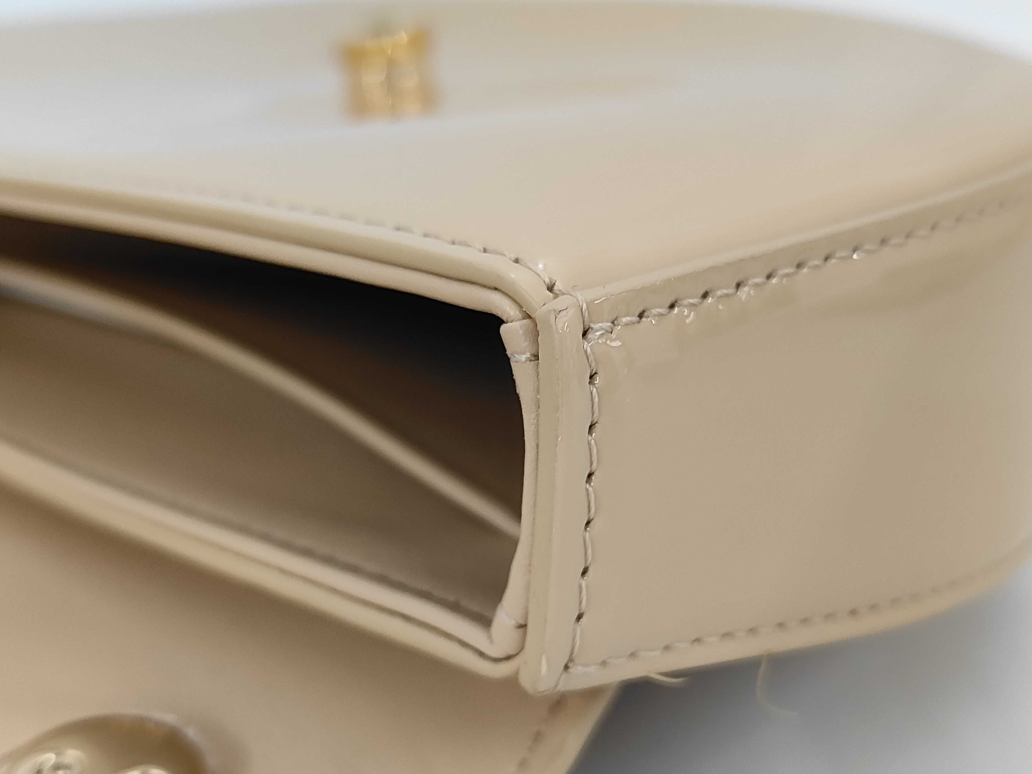 Triomphe Chain Shoulder Bag — view 11