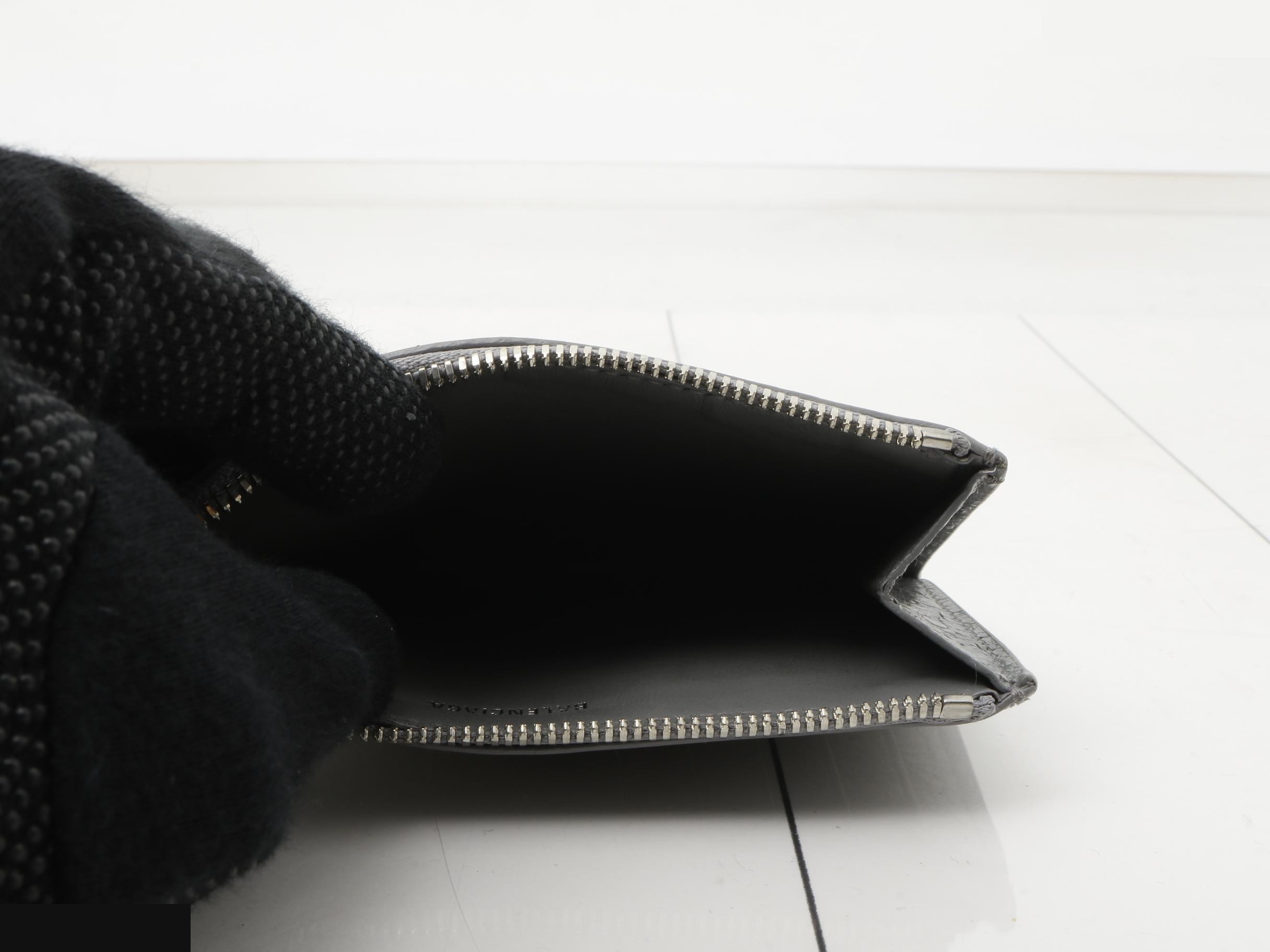 Fragment case, gray leather — view 4