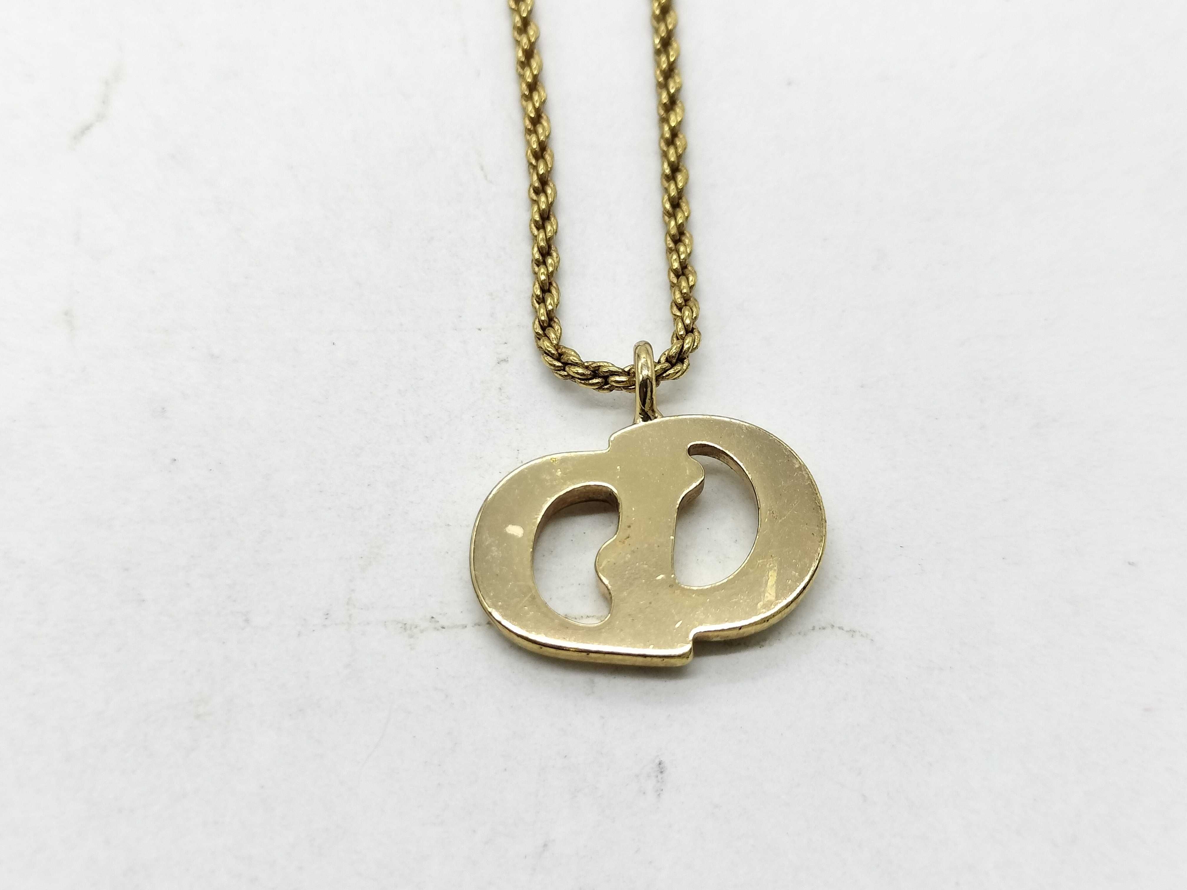 necklace — view 2