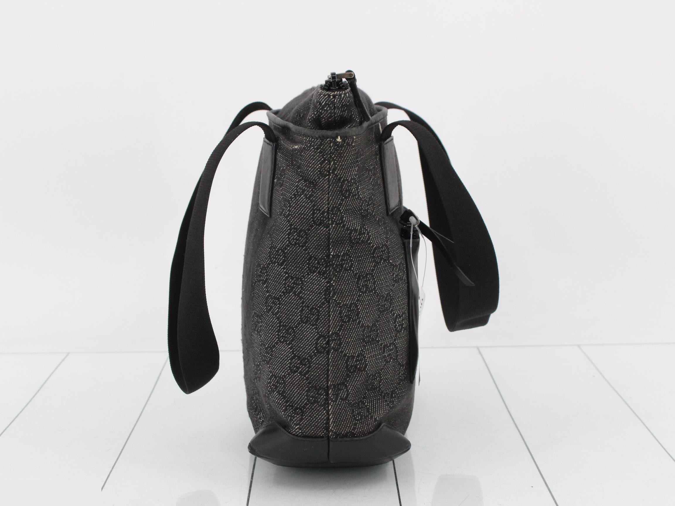 GG Canvas Shoulder Tote Bag — view 4