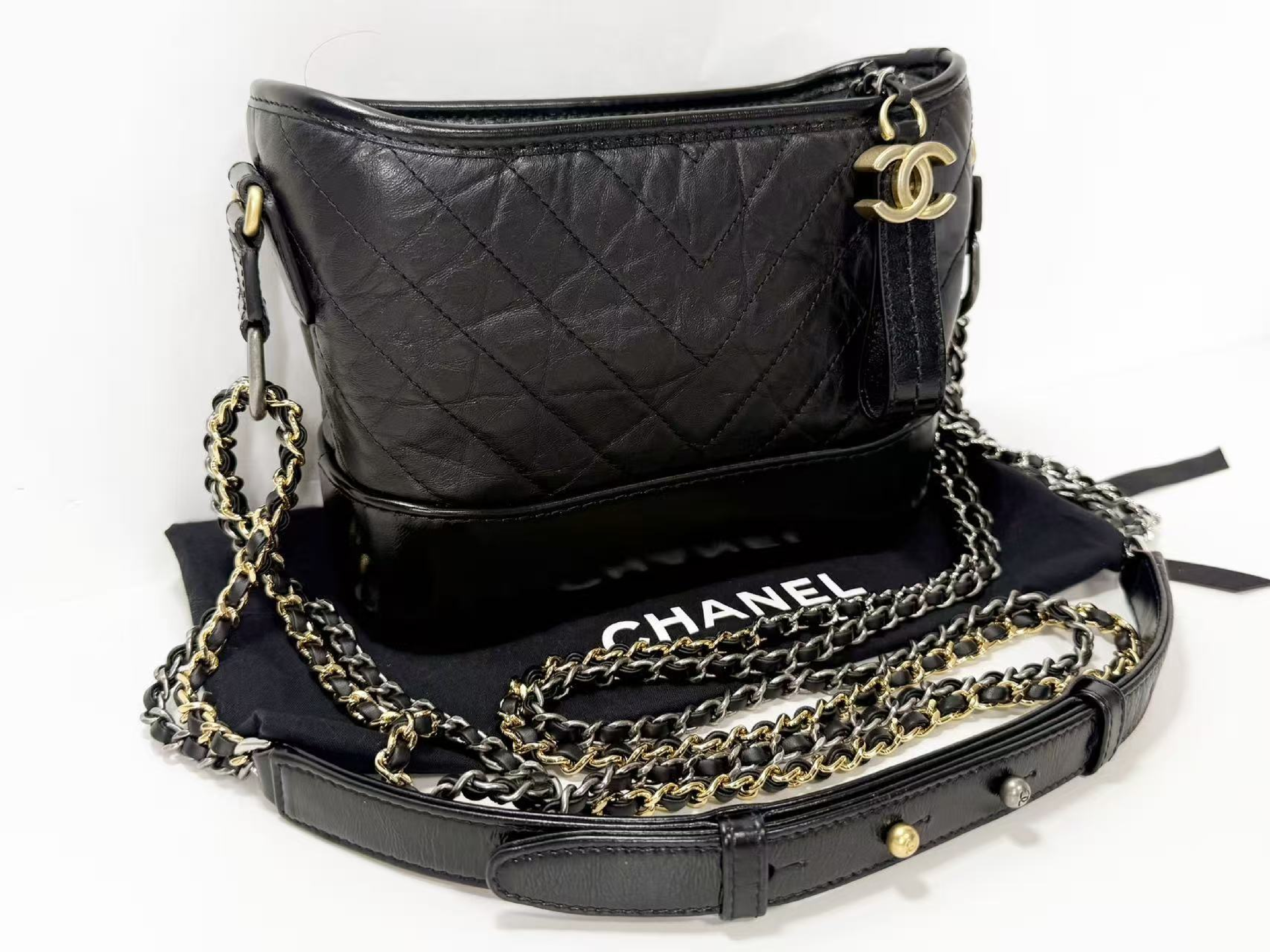 Black Gabrielle Wrinkled Chevron Shoulder Bag, Approx. W20cm, Serial Number , with Dust Bag, Authenticity Card, and Seal. Vintage Hardware, 3-Color Chain. (Item Number: 29372983) — view 2