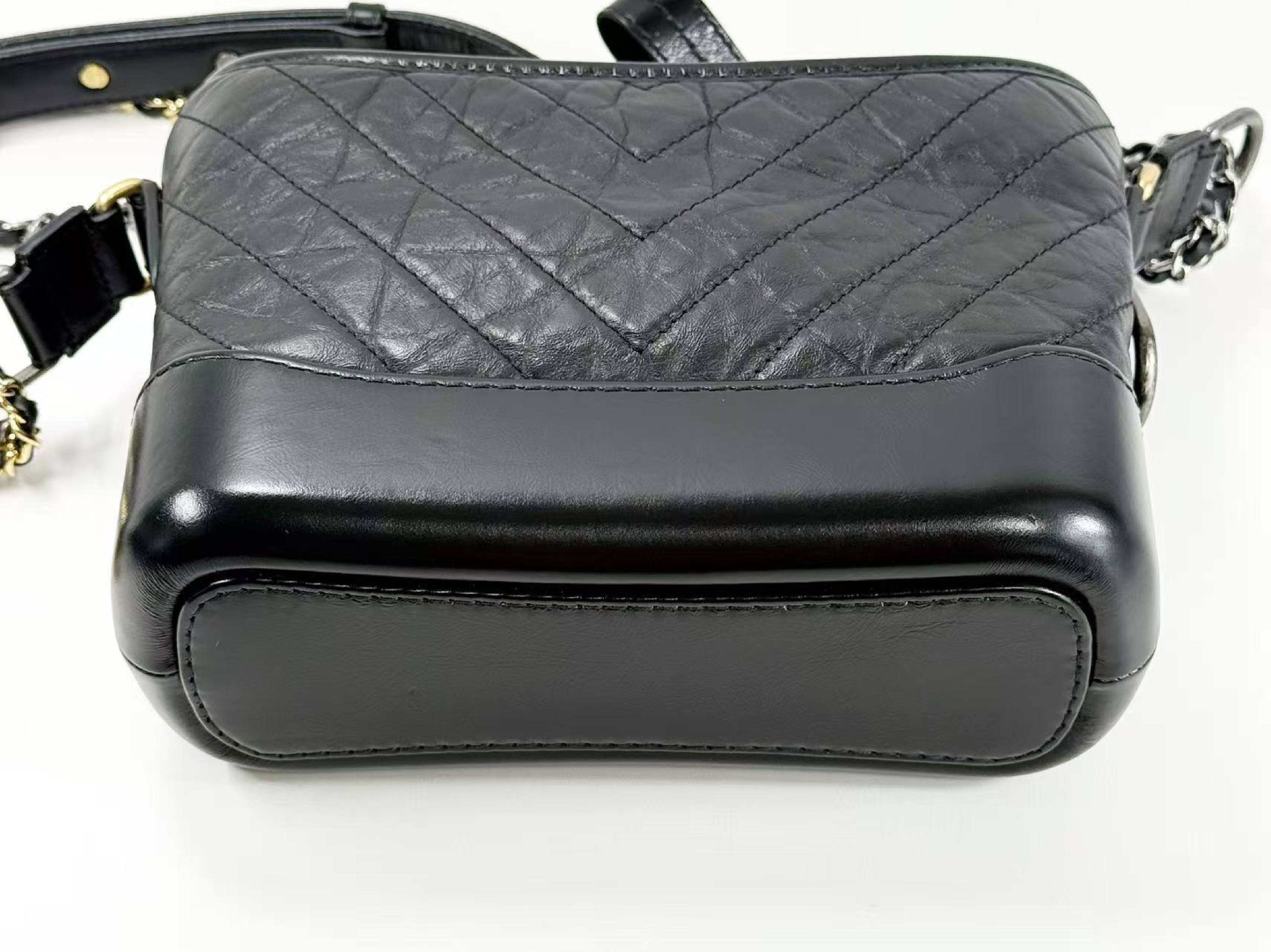 Black Gabrielle Wrinkled Chevron Shoulder Bag, Approx. W20cm, Serial Number , with Dust Bag, Authenticity Card, and Seal. Vintage Hardware, 3-Color Chain. (Item Number: 29372983) — view 12
