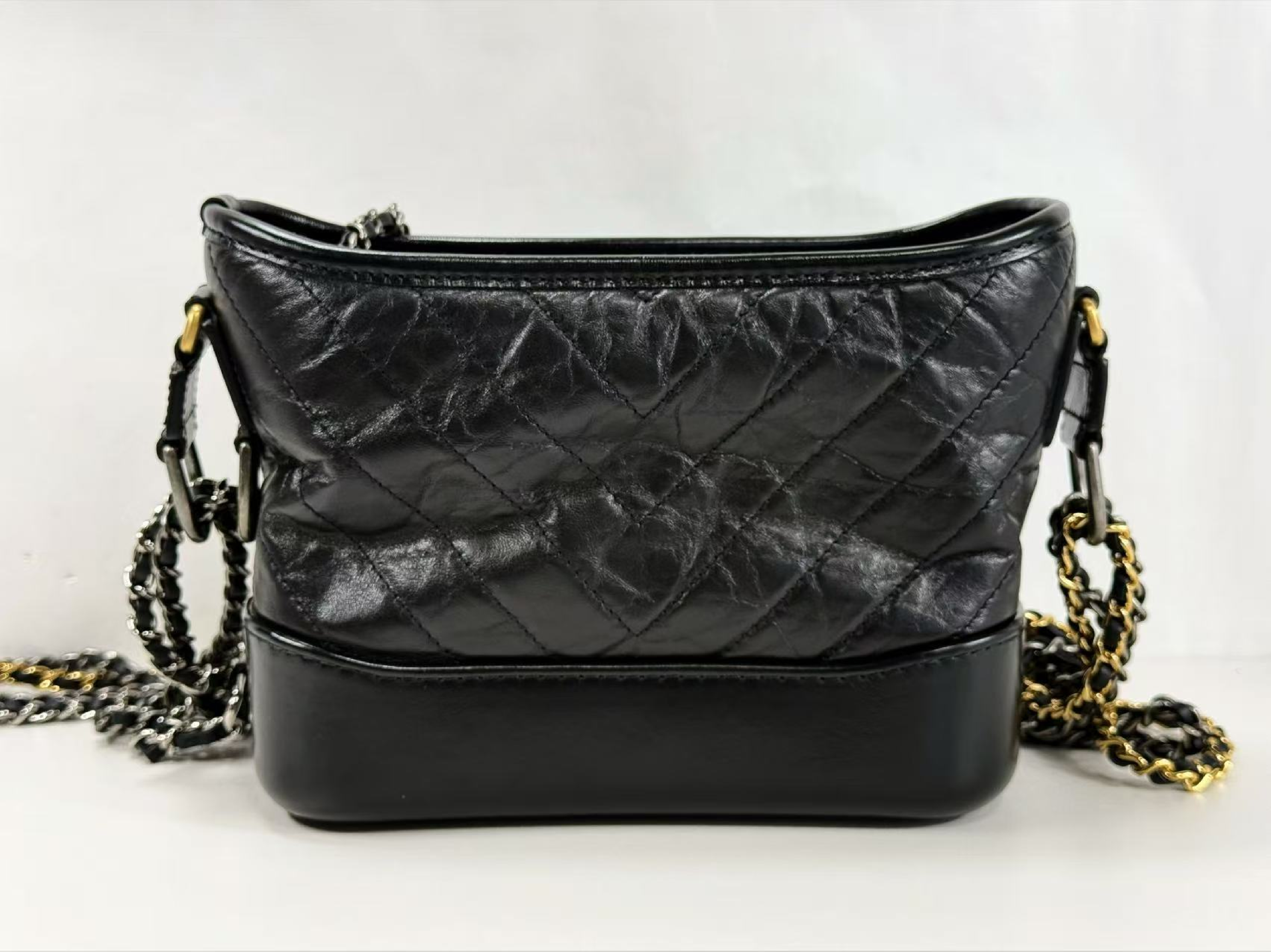 Black Gabrielle Wrinkled Chevron Shoulder Bag, Approx. W20cm, Serial Number , with Dust Bag, Authenticity Card, and Seal. Vintage Hardware, 3-Color Chain. (Item Number: 29372983) — view 3