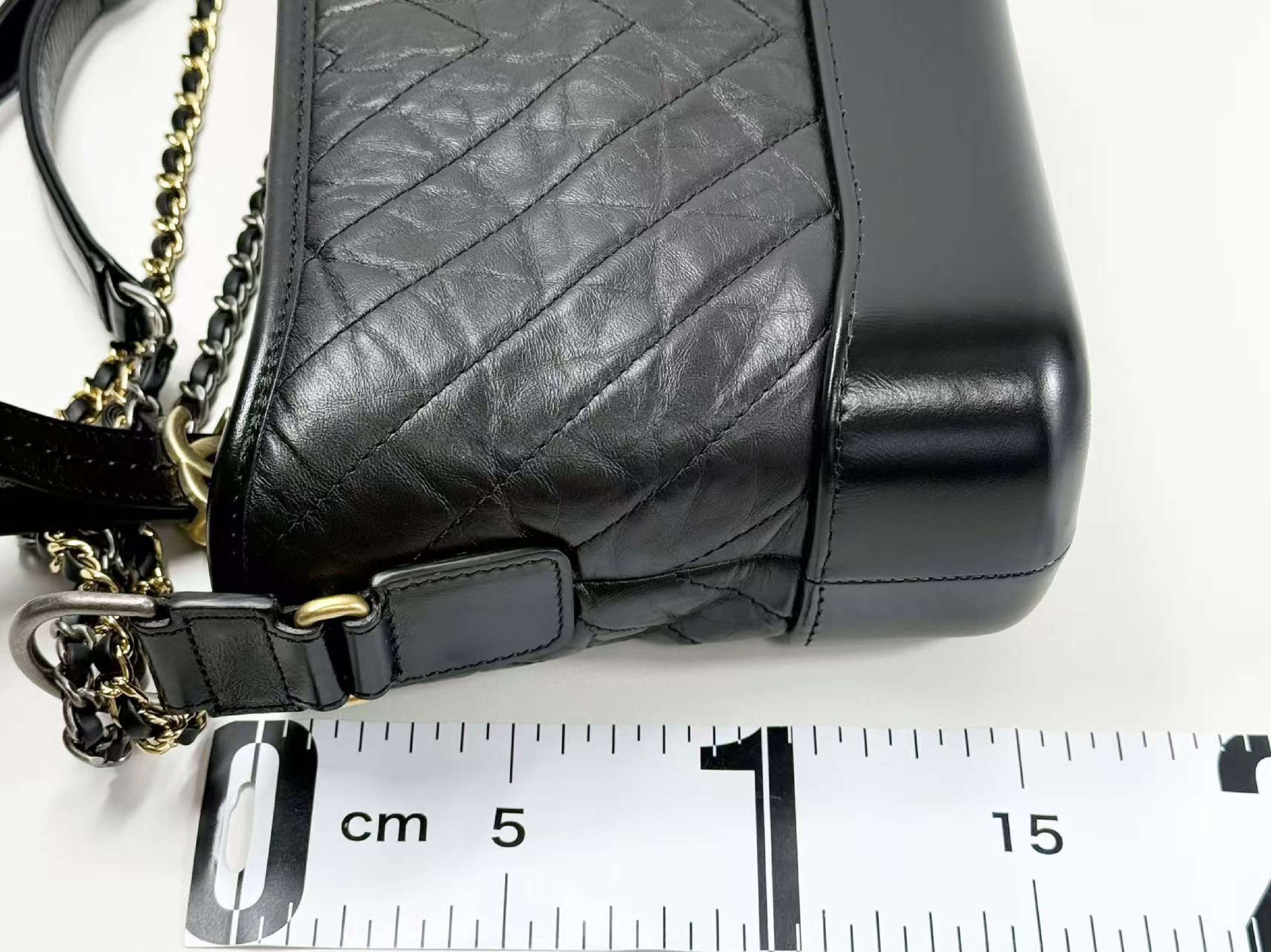 Black Gabrielle Wrinkled Chevron Shoulder Bag, Approx. W20cm, Serial Number , with Dust Bag, Authenticity Card, and Seal. Vintage Hardware, 3-Color Chain. (Item Number: 29372983) — view 5