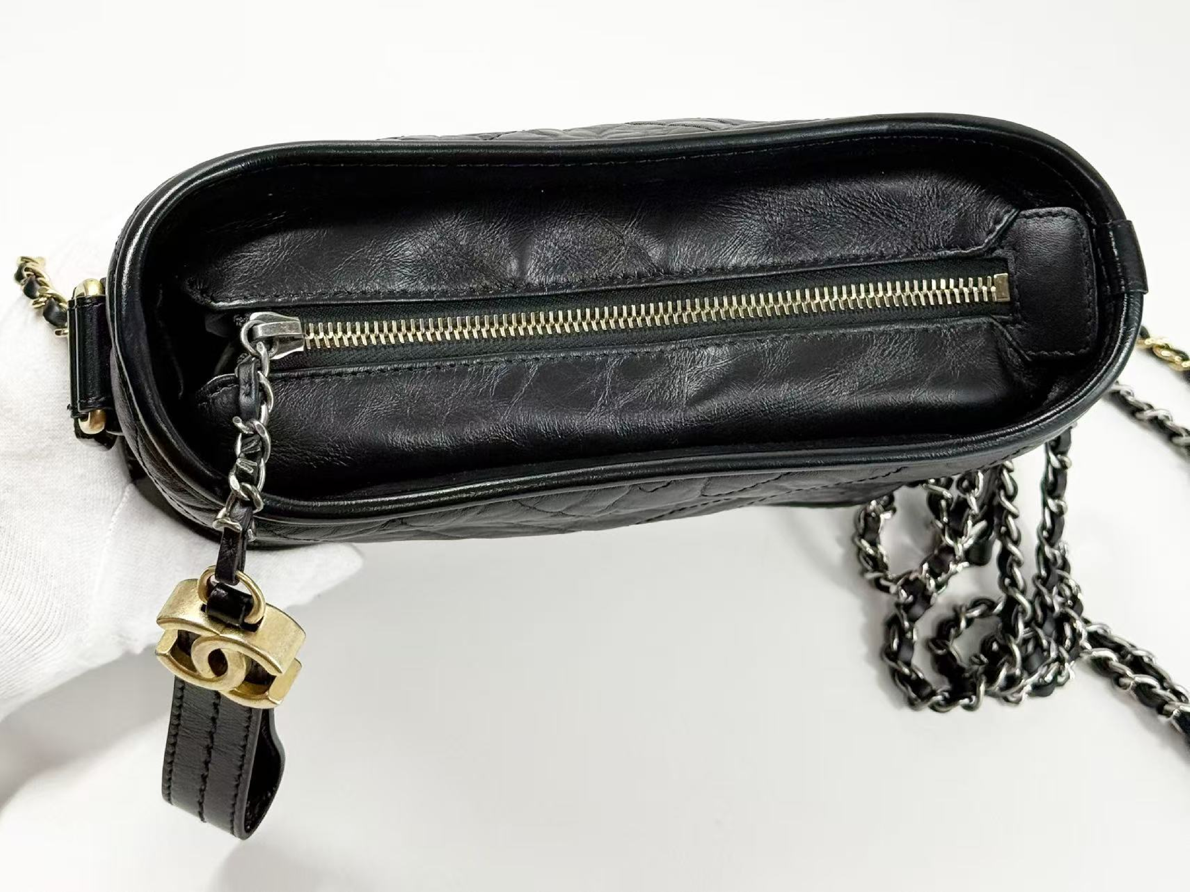 Black Gabrielle Wrinkled Chevron Shoulder Bag, Approx. W20cm, Serial Number , with Dust Bag, Authenticity Card, and Seal. Vintage Hardware, 3-Color Chain. (Item Number: 29372983) — view 7