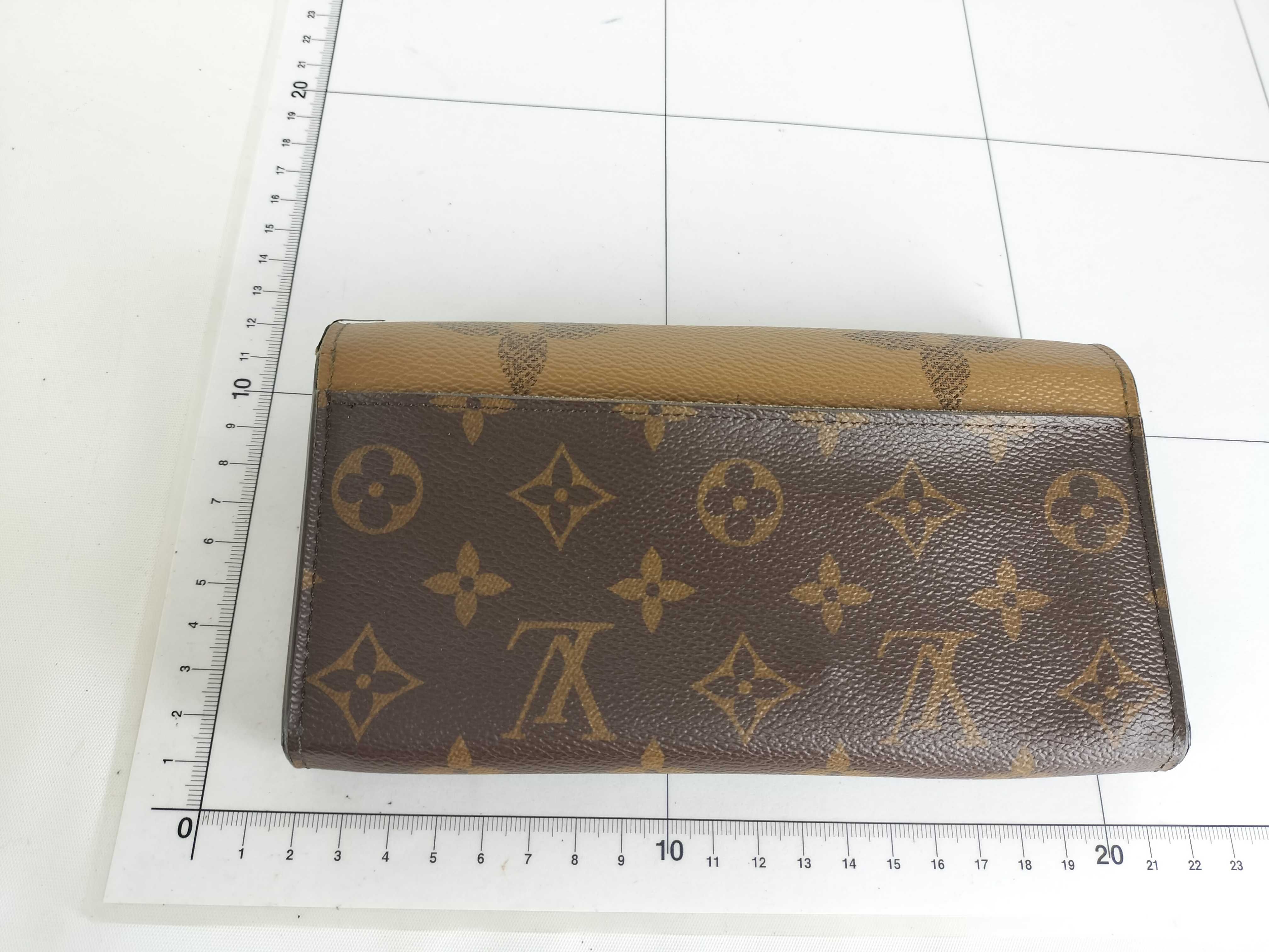 Monogram Giant Reverse Portefeuille Sarah Initial Wallet — view 15