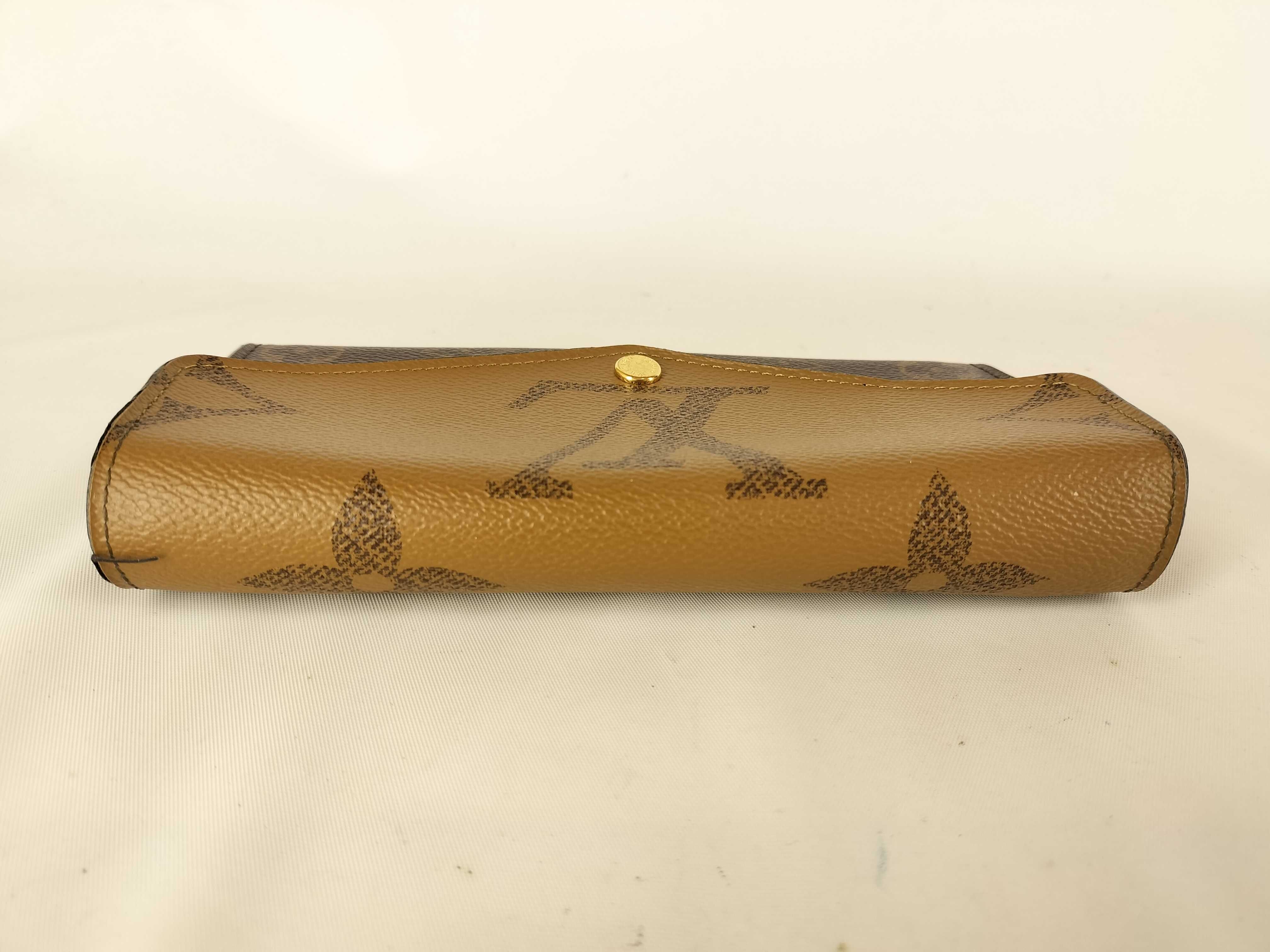 Monogram Giant Reverse Portefeuille Sarah Initial Wallet — view 4
