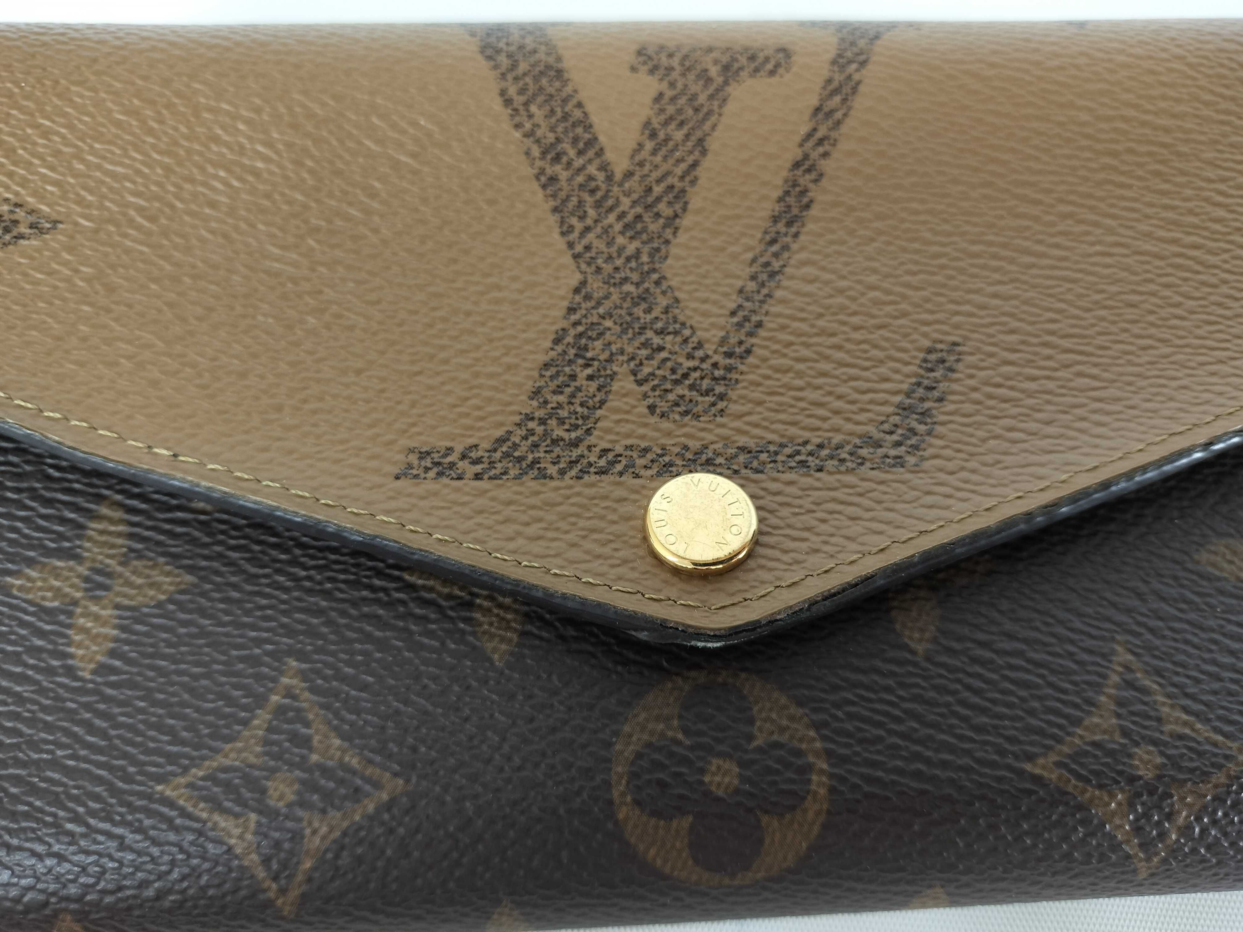 Monogram Giant Reverse Portefeuille Sarah Initial Wallet — view 6