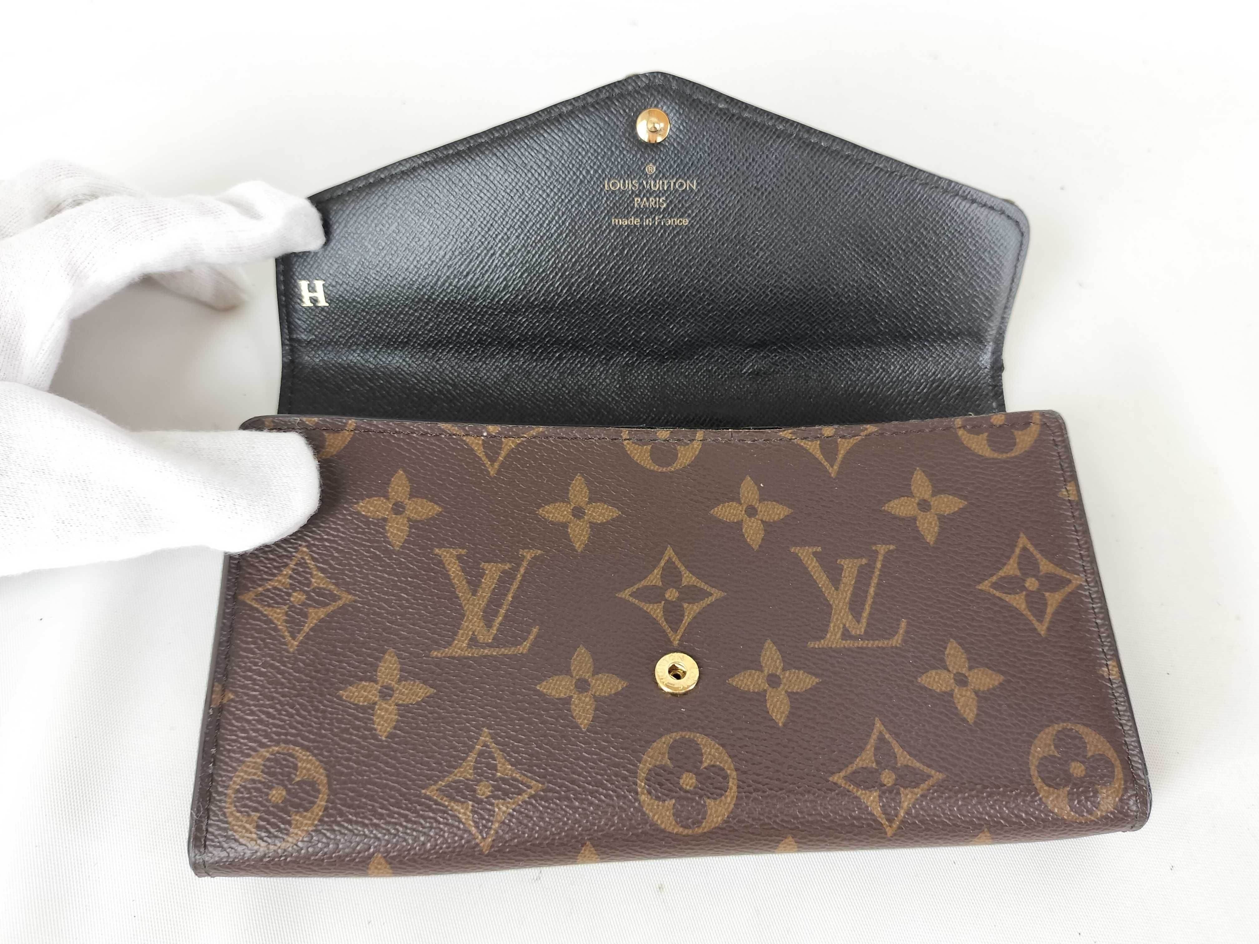 Monogram Giant Reverse Portefeuille Sarah Initial Wallet — view 7