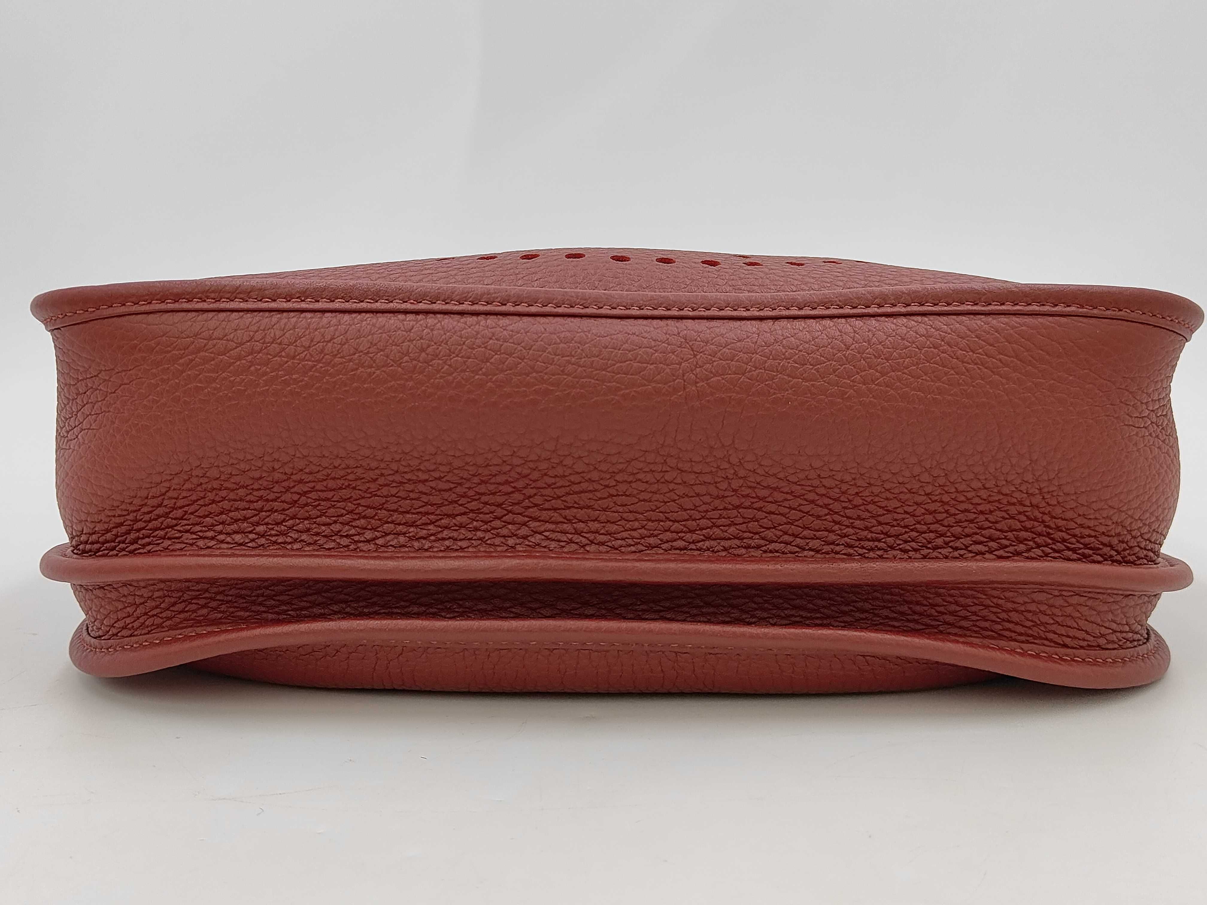 Evelyne III GM Taurillon Leather Shoulder Bag (with G stamp) — view 3