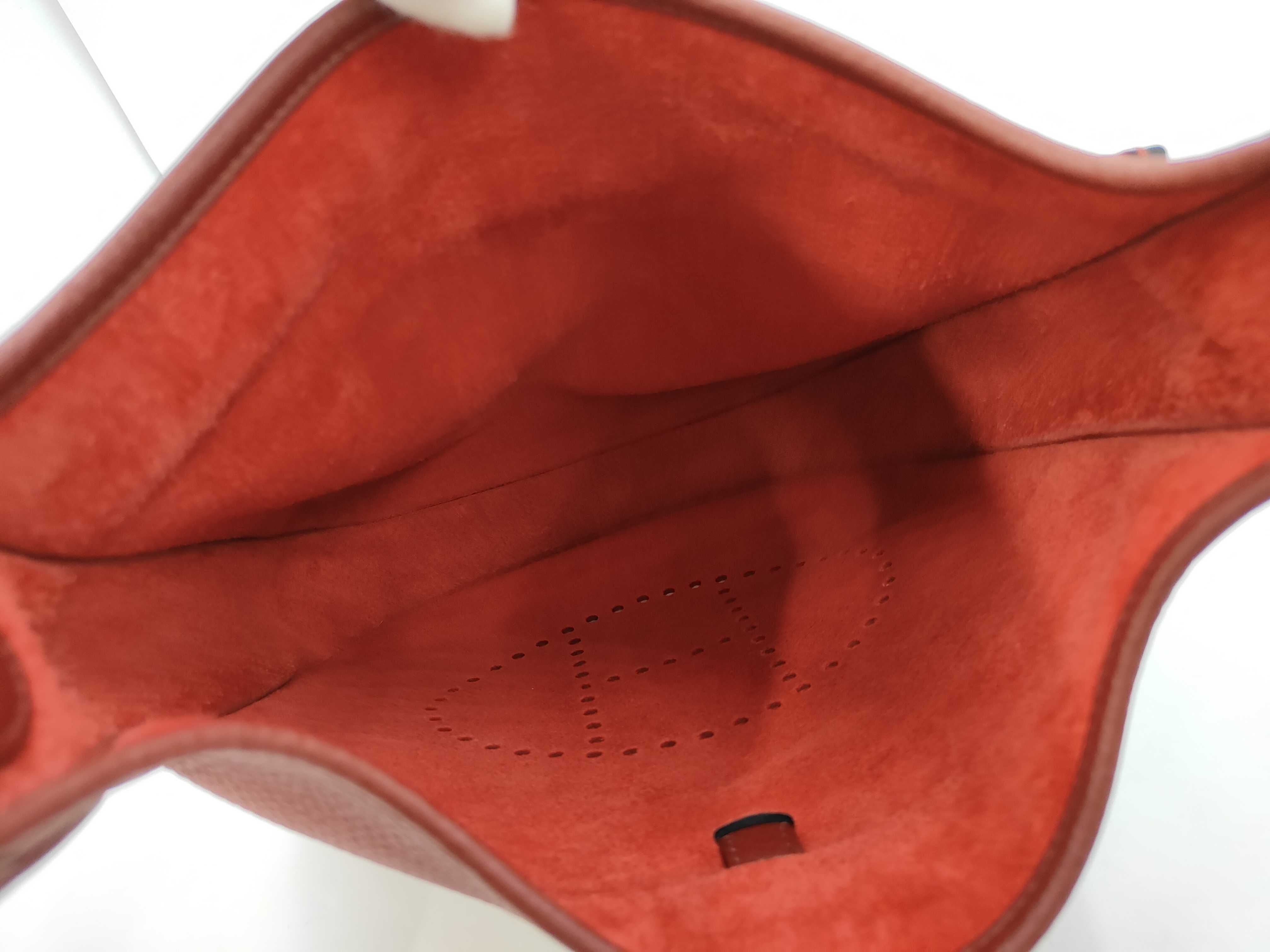 Evelyne III GM Taurillon Leather Shoulder Bag (with G stamp) — view 7