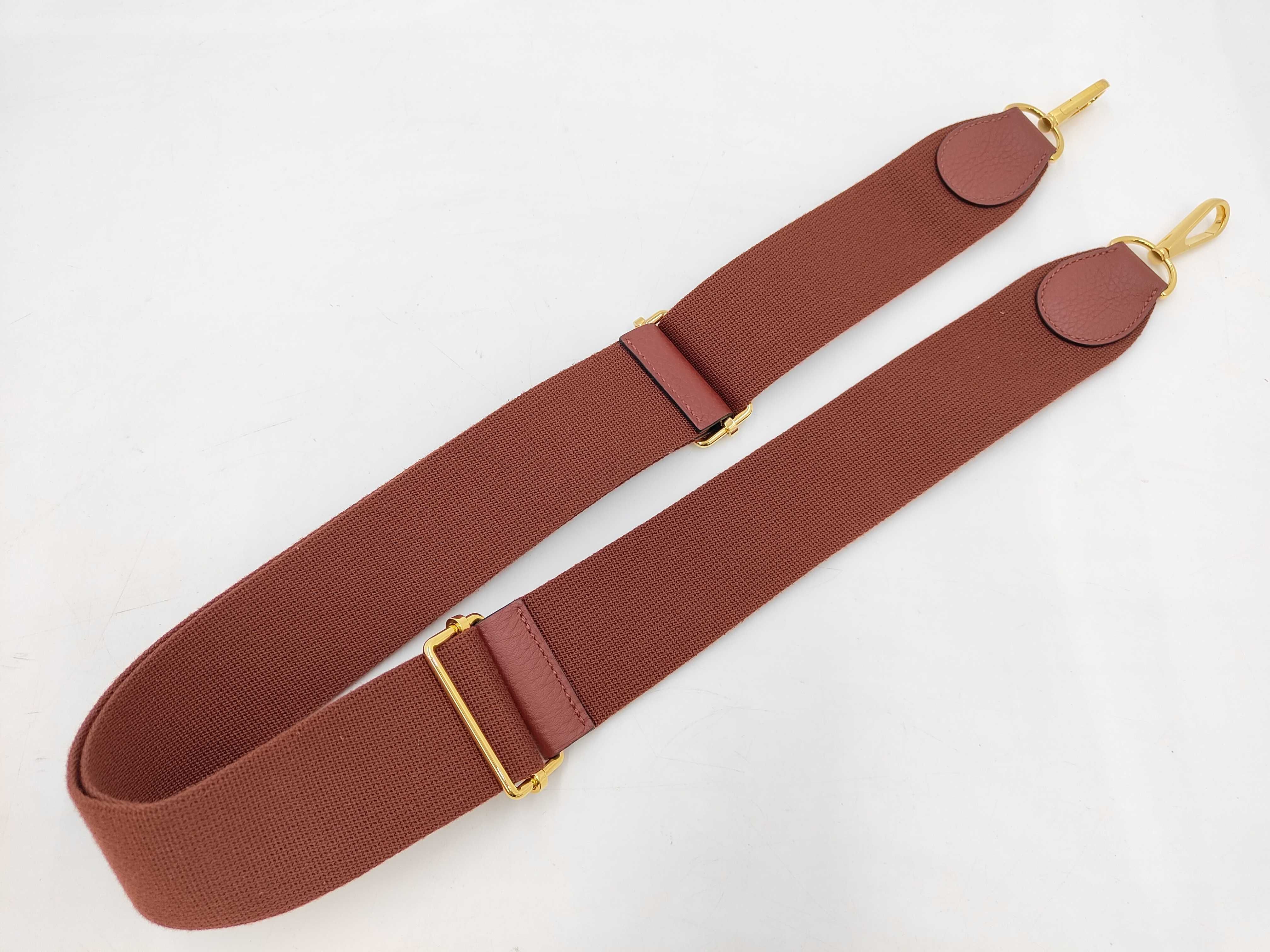 Evelyne III GM Taurillon Leather Shoulder Bag (with G stamp) — view 10