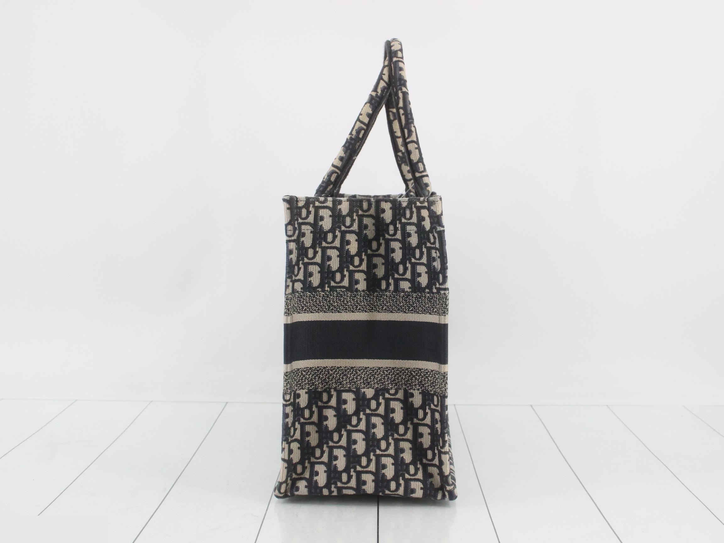Book Tote, Medium, Oblique — view 3