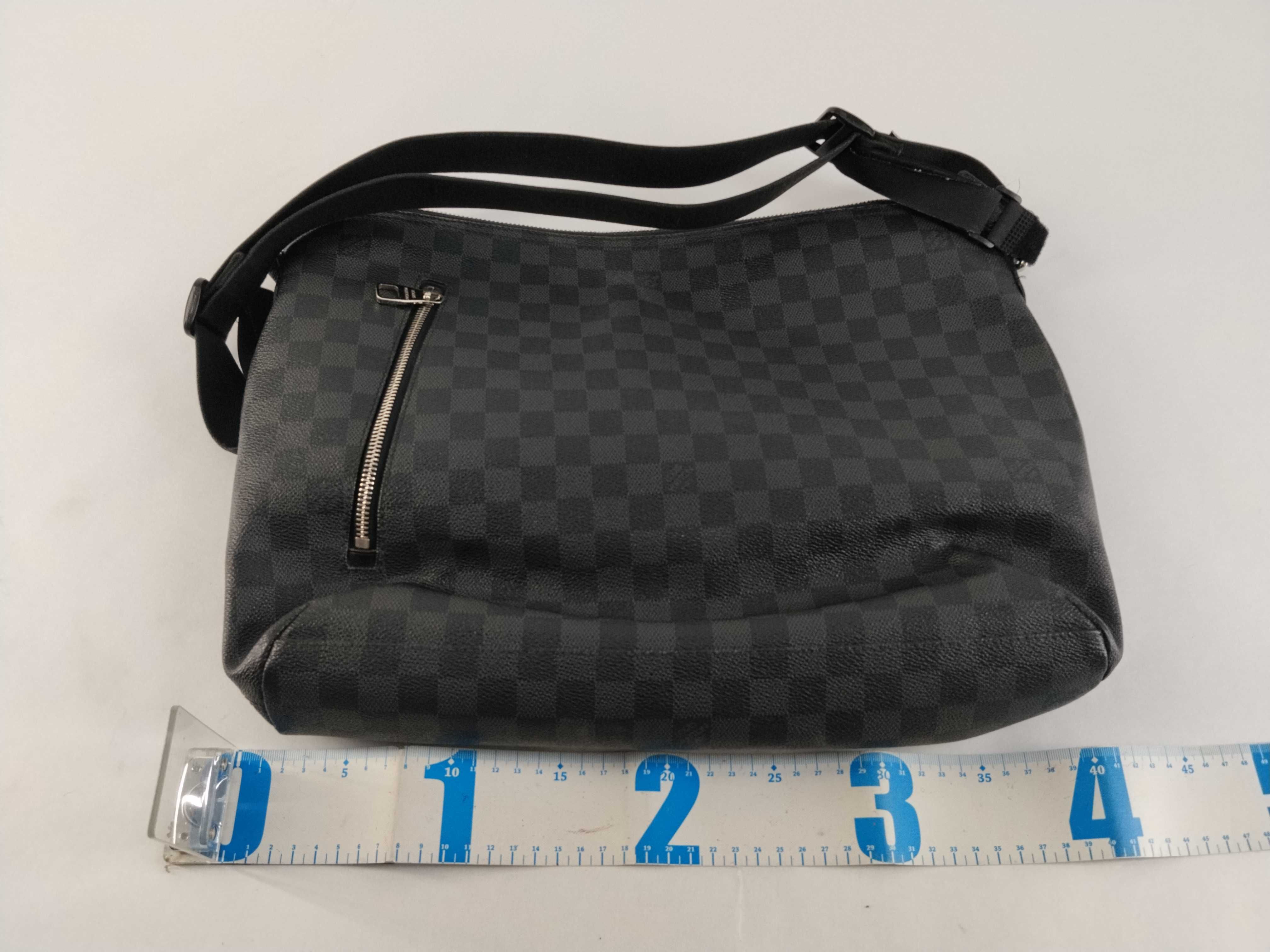 Damier Graphite N41106 Mick MM Shoulder Bag — view 2