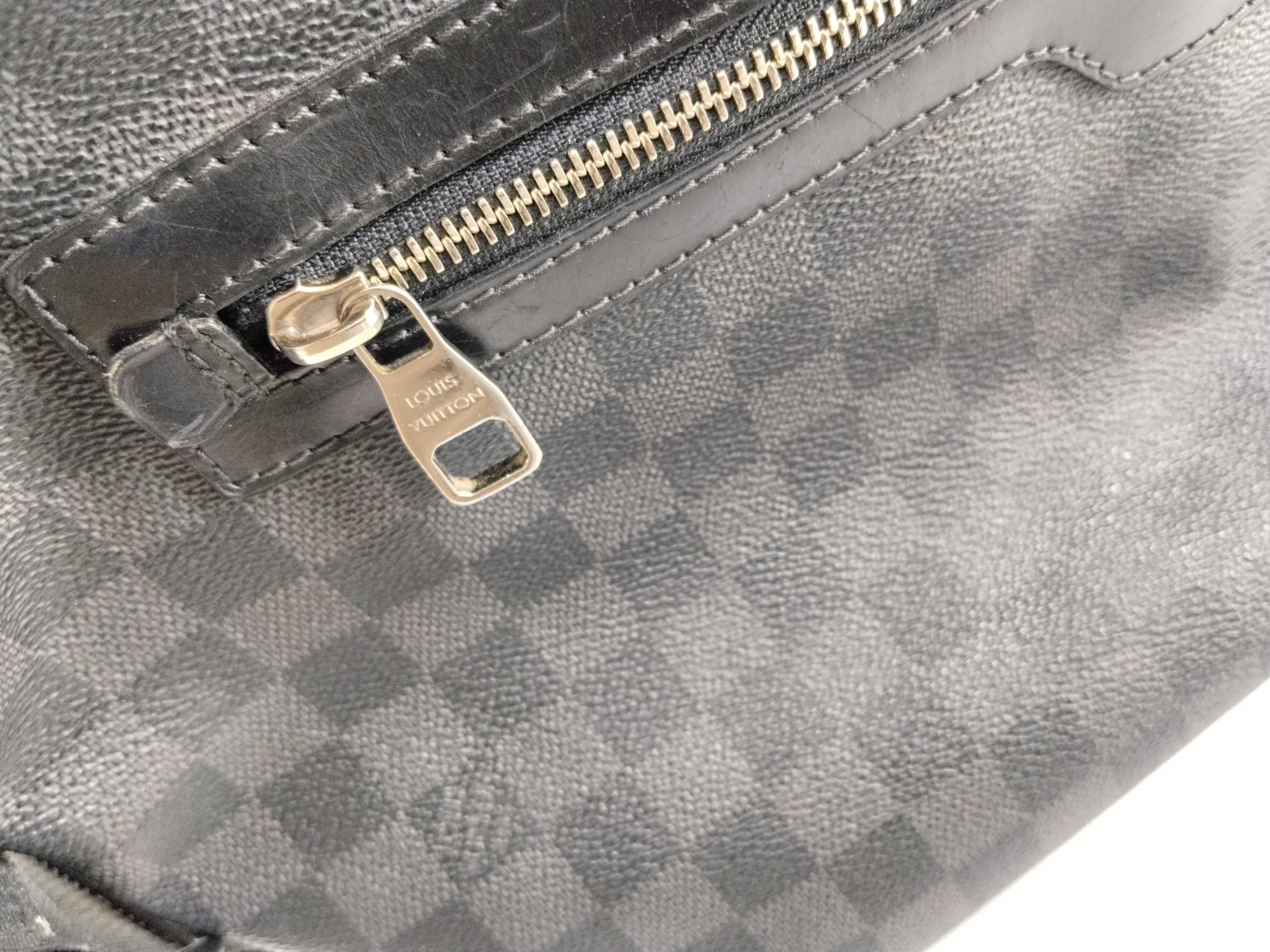 Damier Graphite N41106 Mick MM Shoulder Bag — view 13