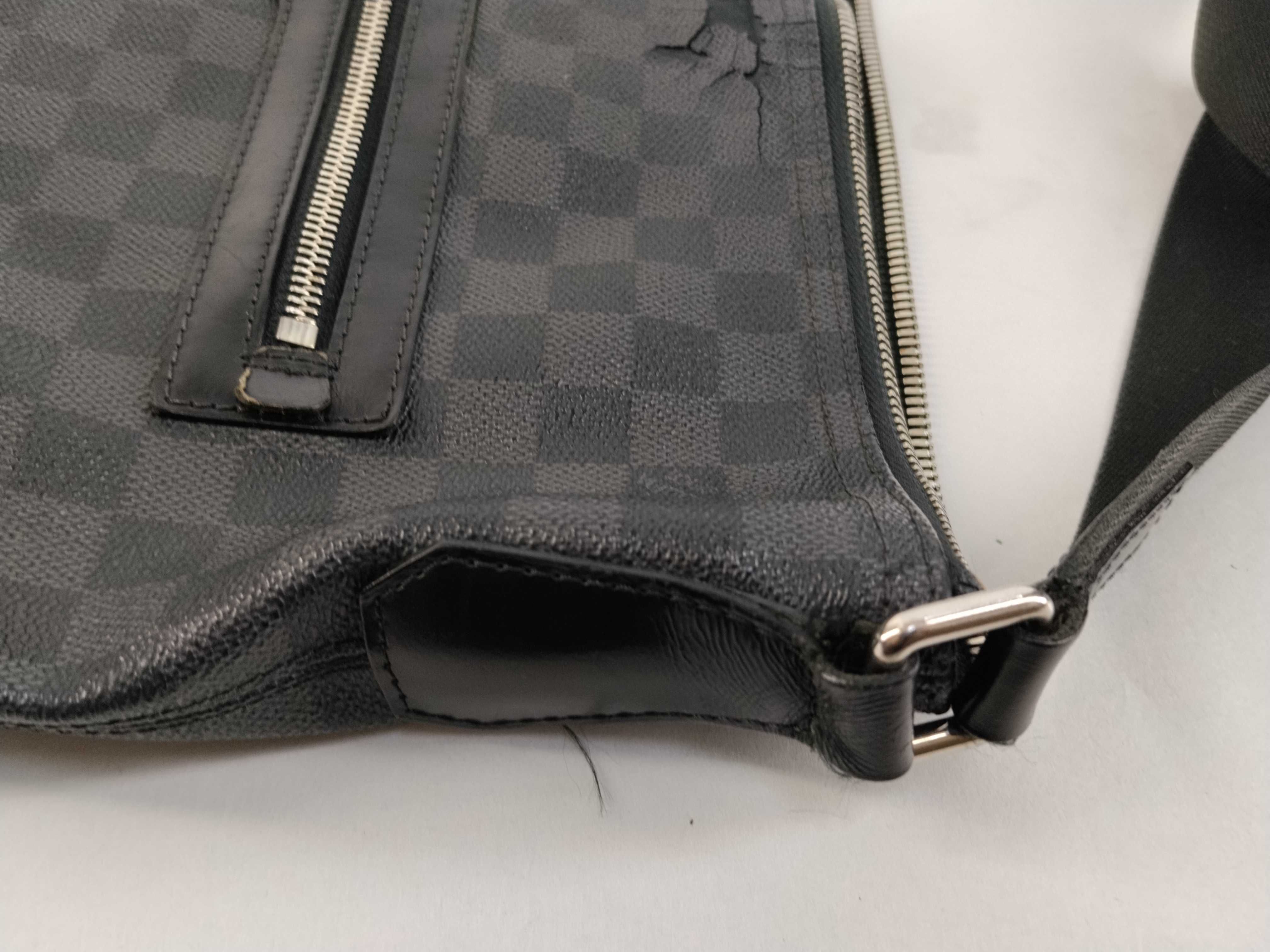 Damier Graphite N41106 Mick MM Shoulder Bag — view 5