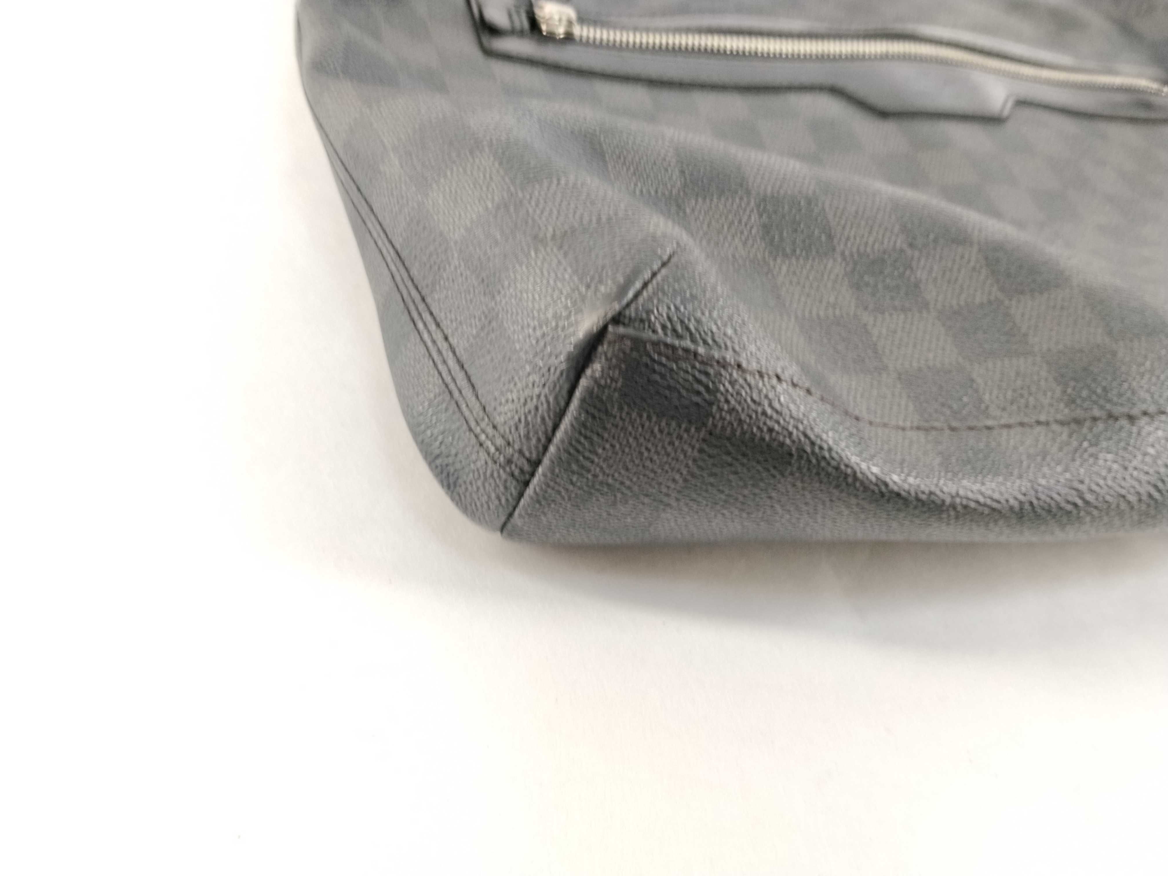 Damier Graphite N41106 Mick MM Shoulder Bag — view 7