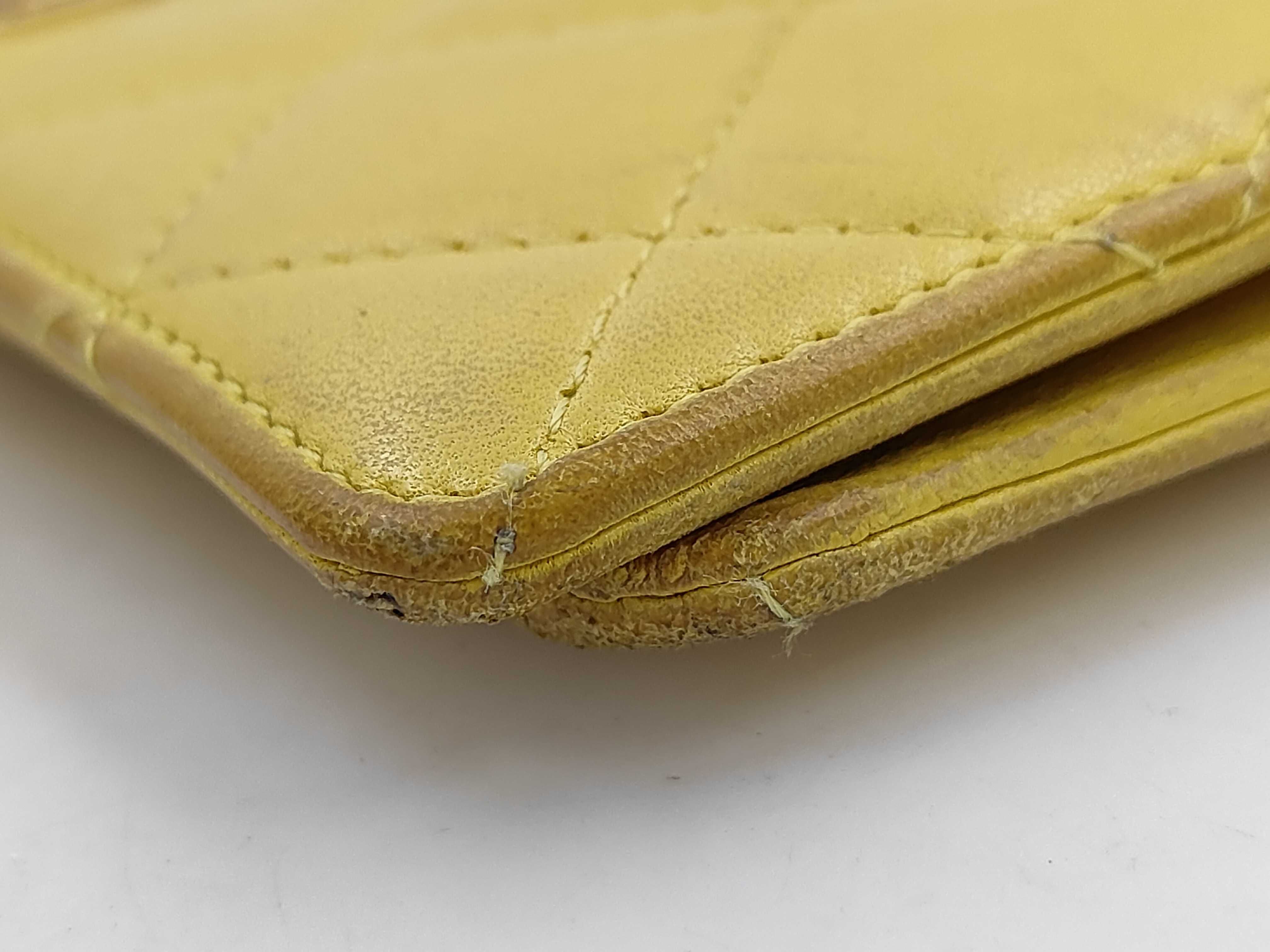 Matelassé 2.55 Long Wallet, Lambskin, Gold Hardware, Yellow, 12831138 — view 3