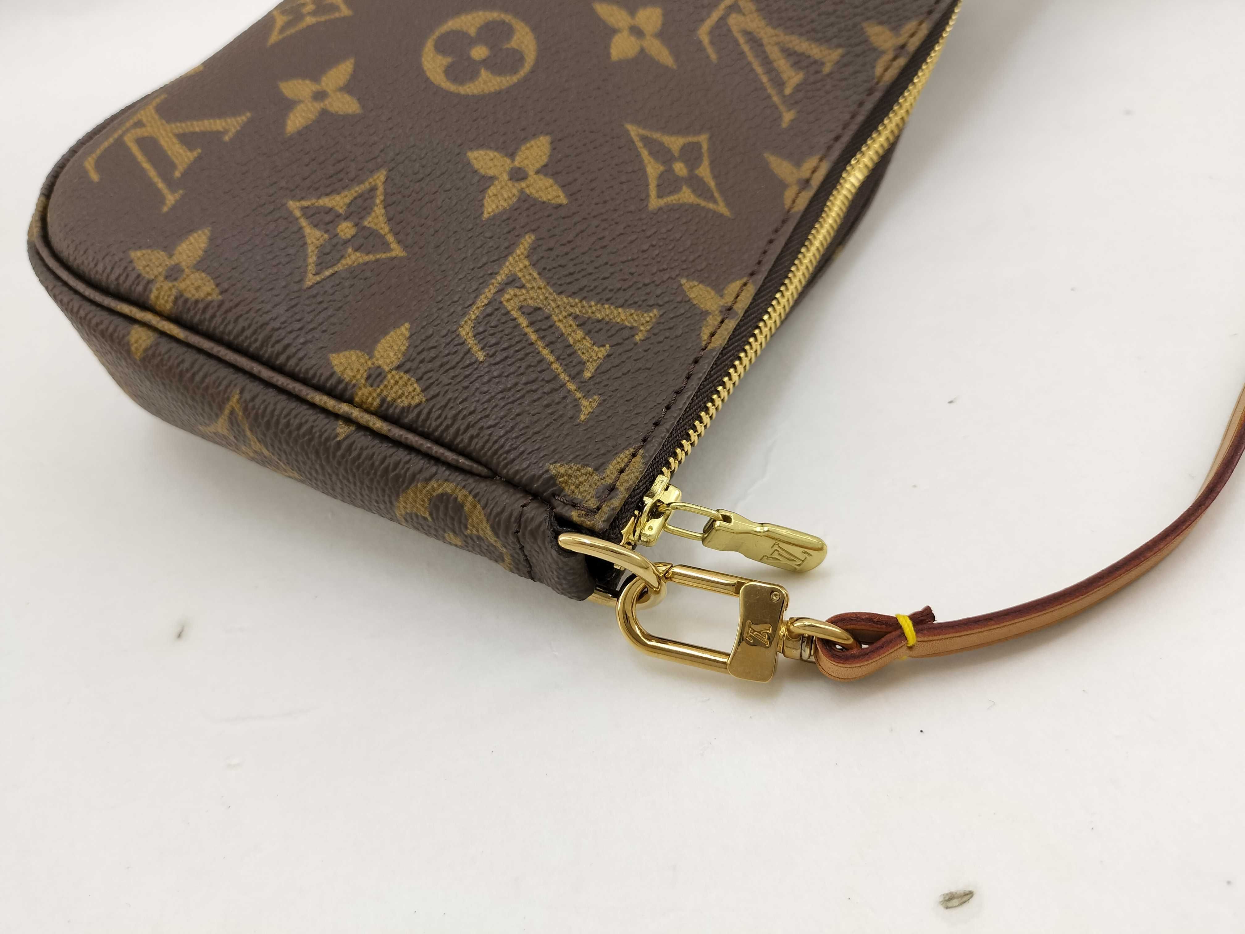 Monogram Louis Vuitton Monogram Pochette Accessoires Pouch — view 4
