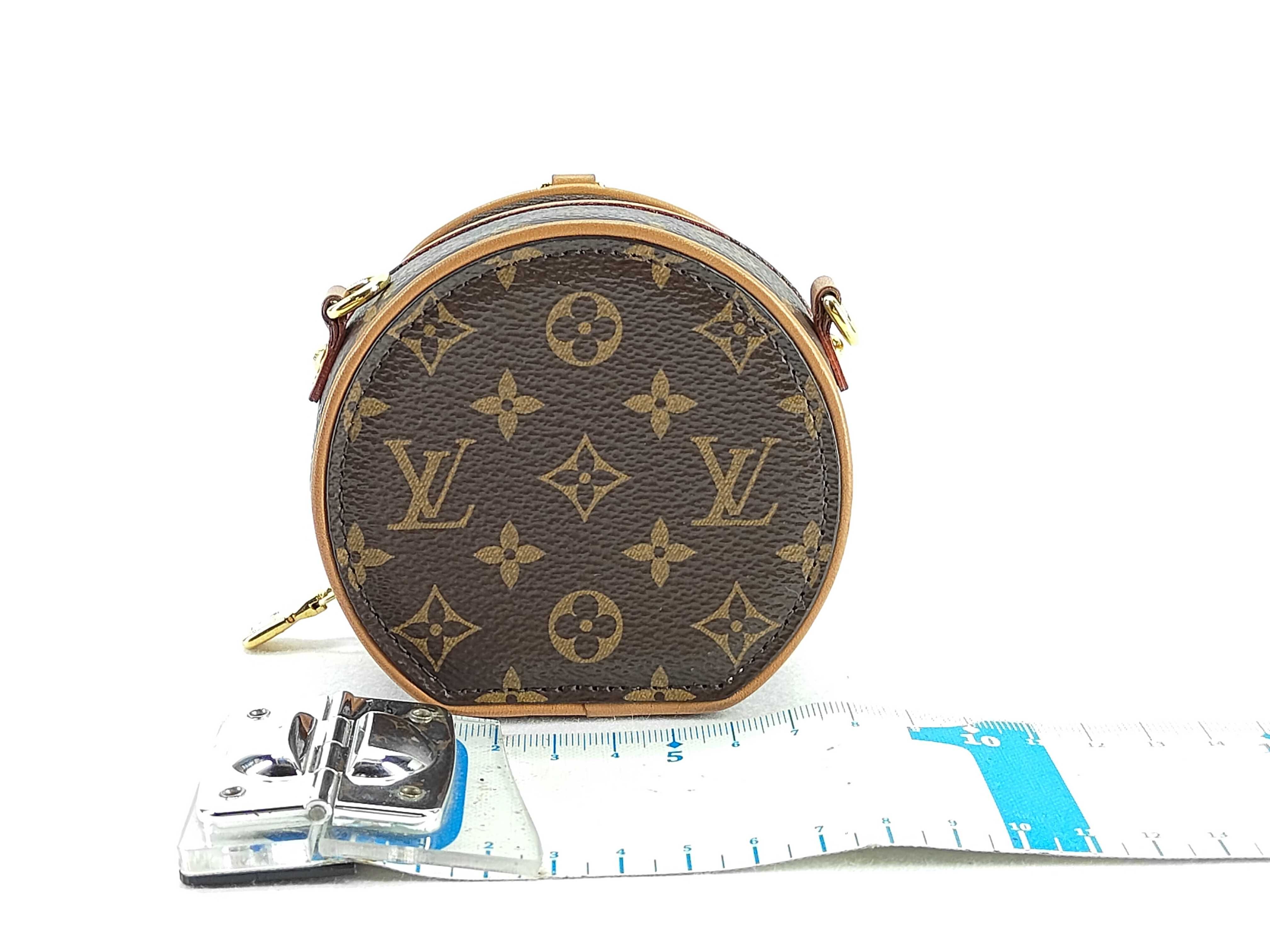 Monogram Louis Vuitton Monogram Shoulder Bag Pouch — view 2