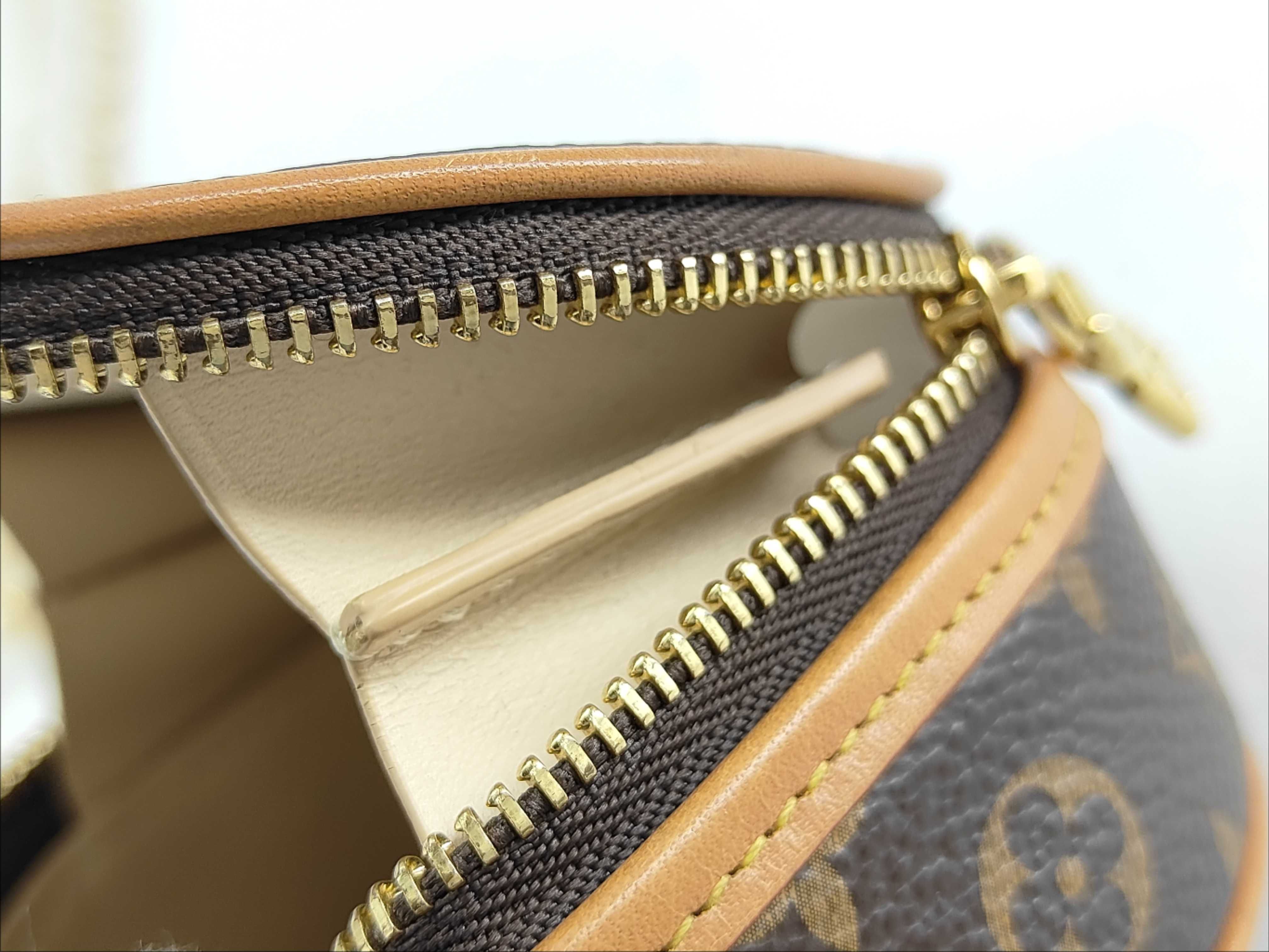Monogram Louis Vuitton Monogram Shoulder Bag Pouch — view 13