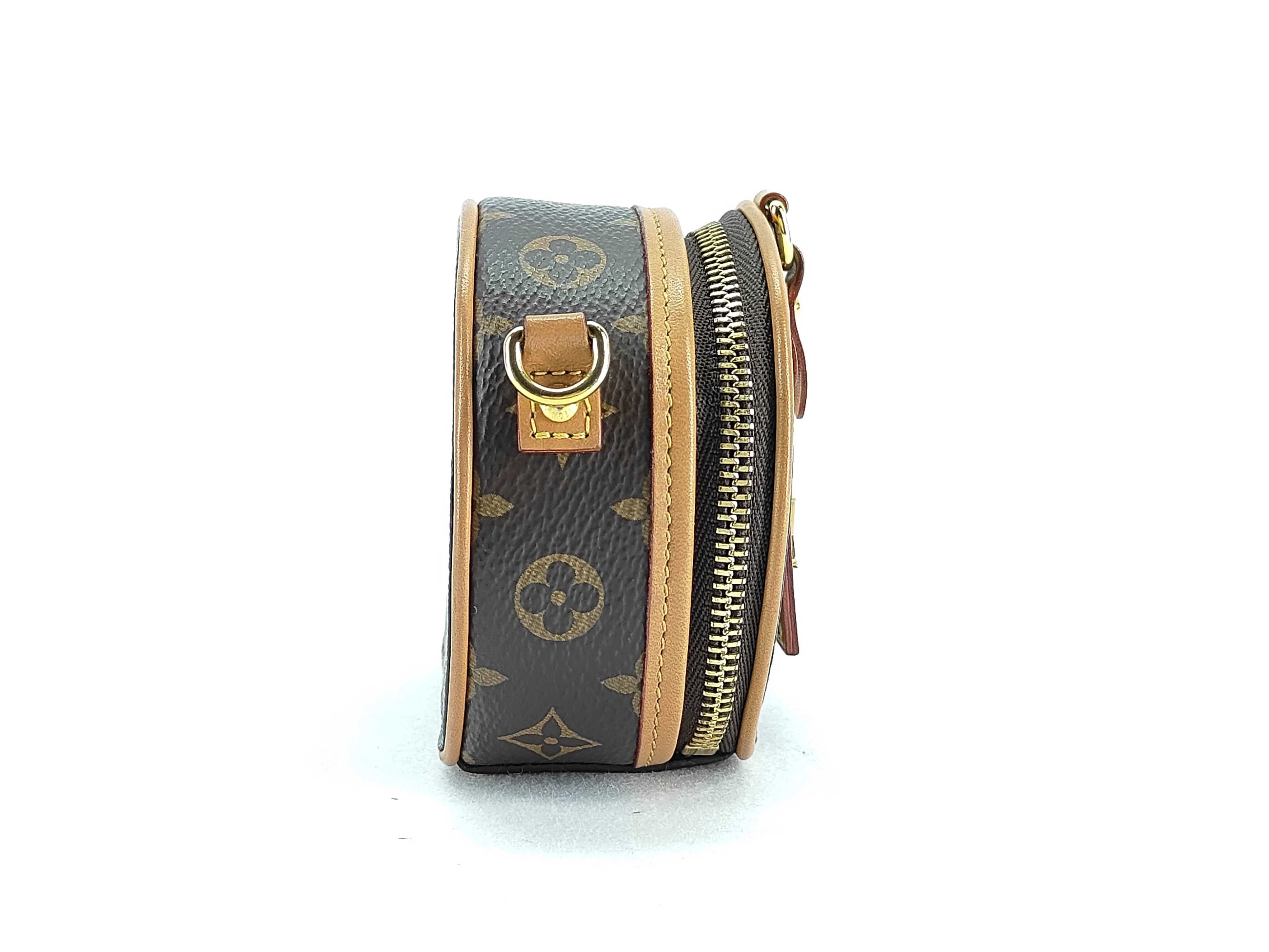 Monogram Louis Vuitton Monogram Shoulder Bag Pouch — view 3