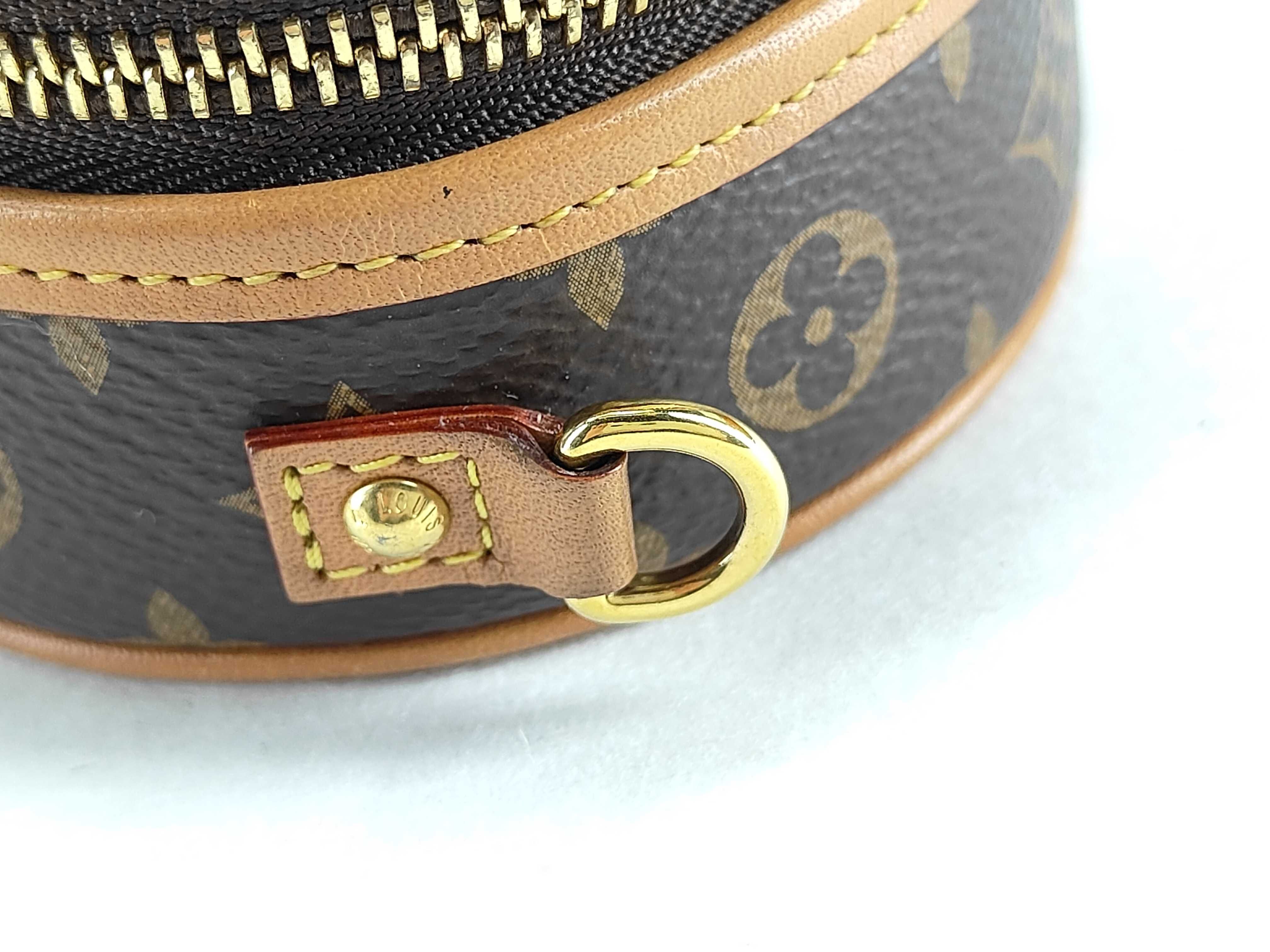 Monogram Louis Vuitton Monogram Shoulder Bag Pouch — view 6