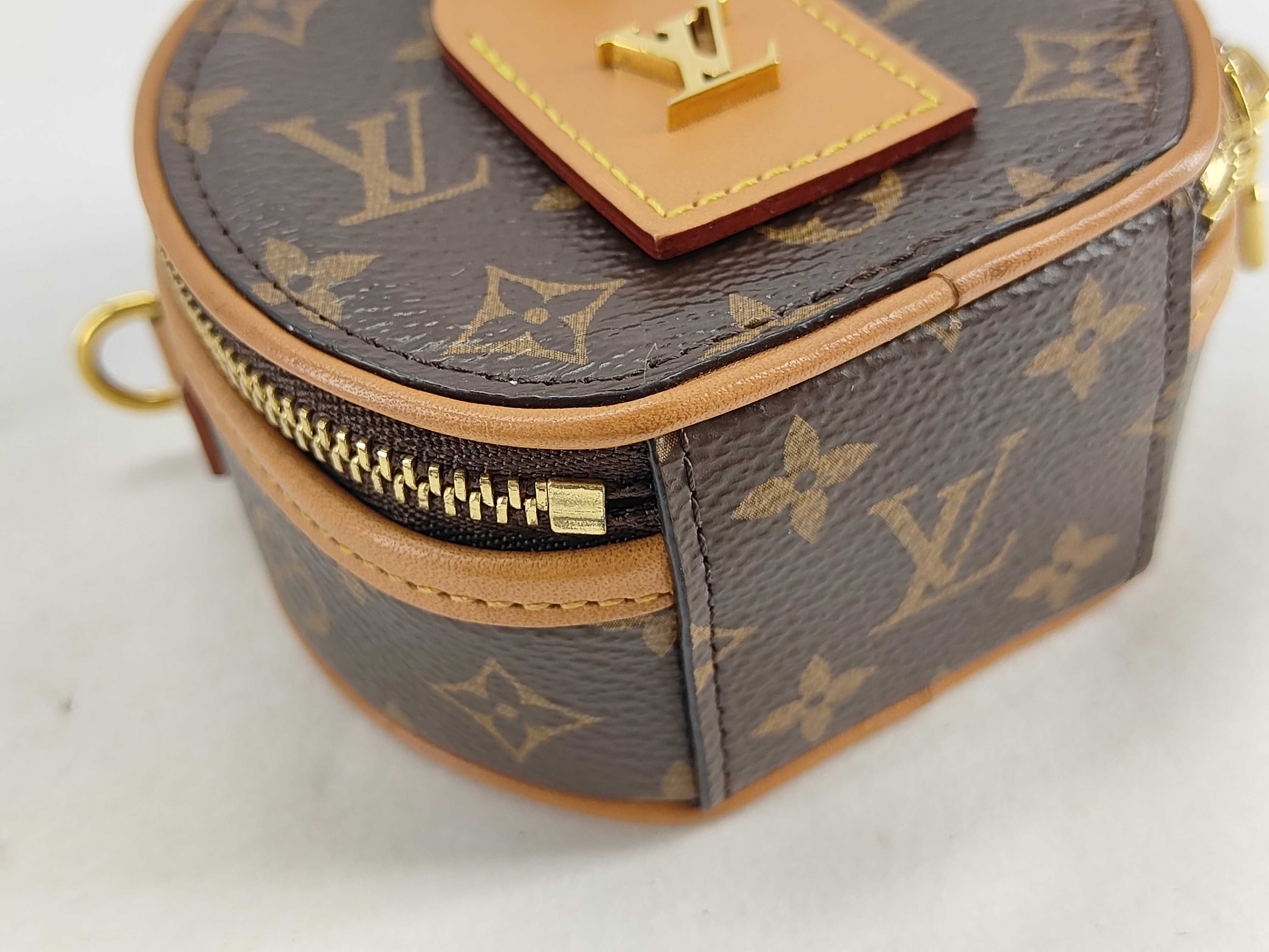 Monogram Louis Vuitton Monogram Shoulder Bag Pouch — view 7