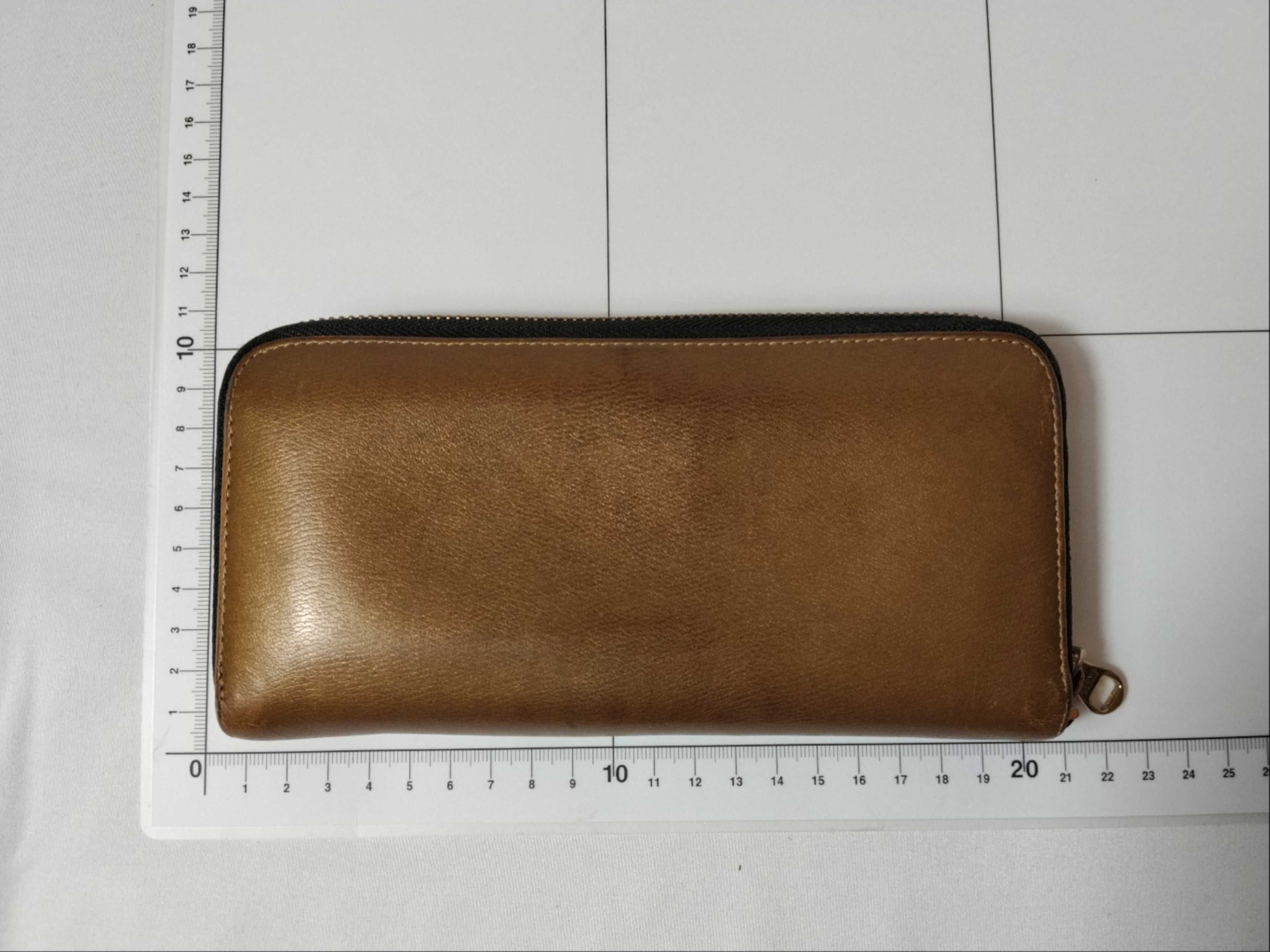Round Zip Long Wallet, Leather, Brown, Anagram Design — view 2