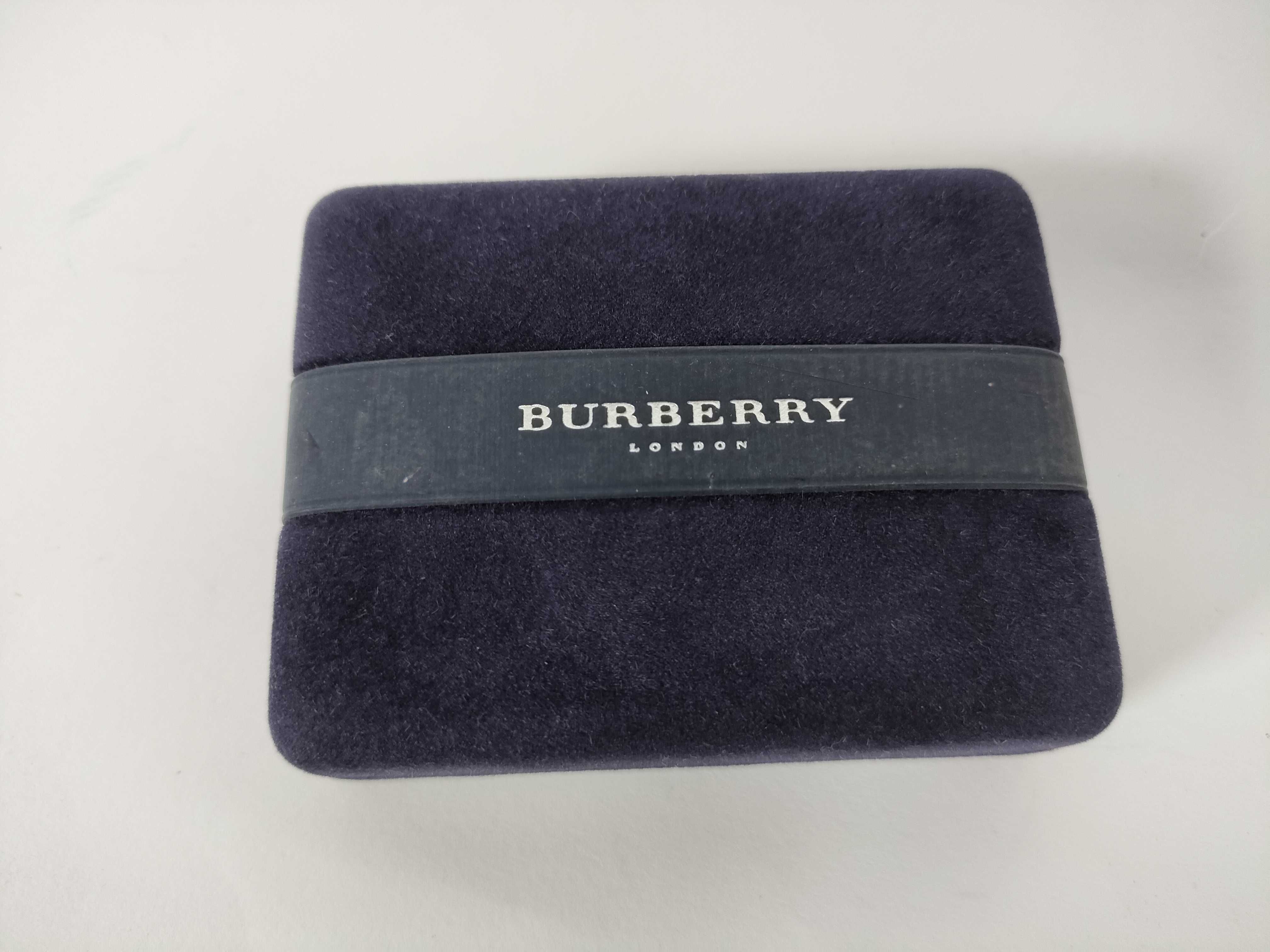 tie clip, silver color, knight logo, with box. (Tie clips and cufflinks included.) — view 8