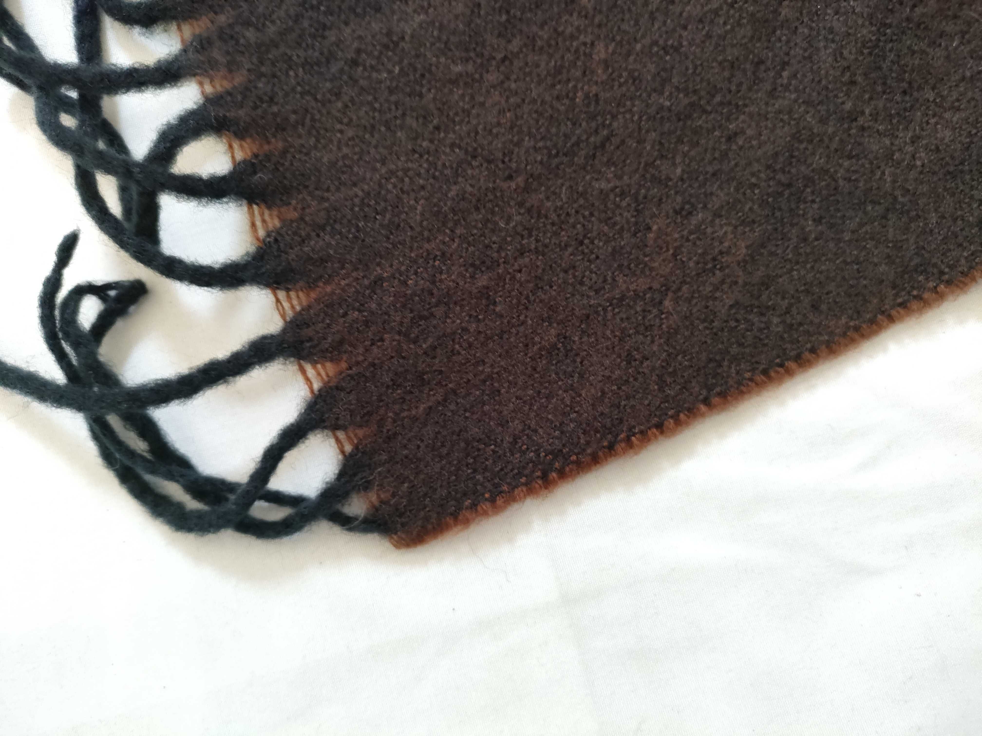 Large Stole and Other Accessories — view 7