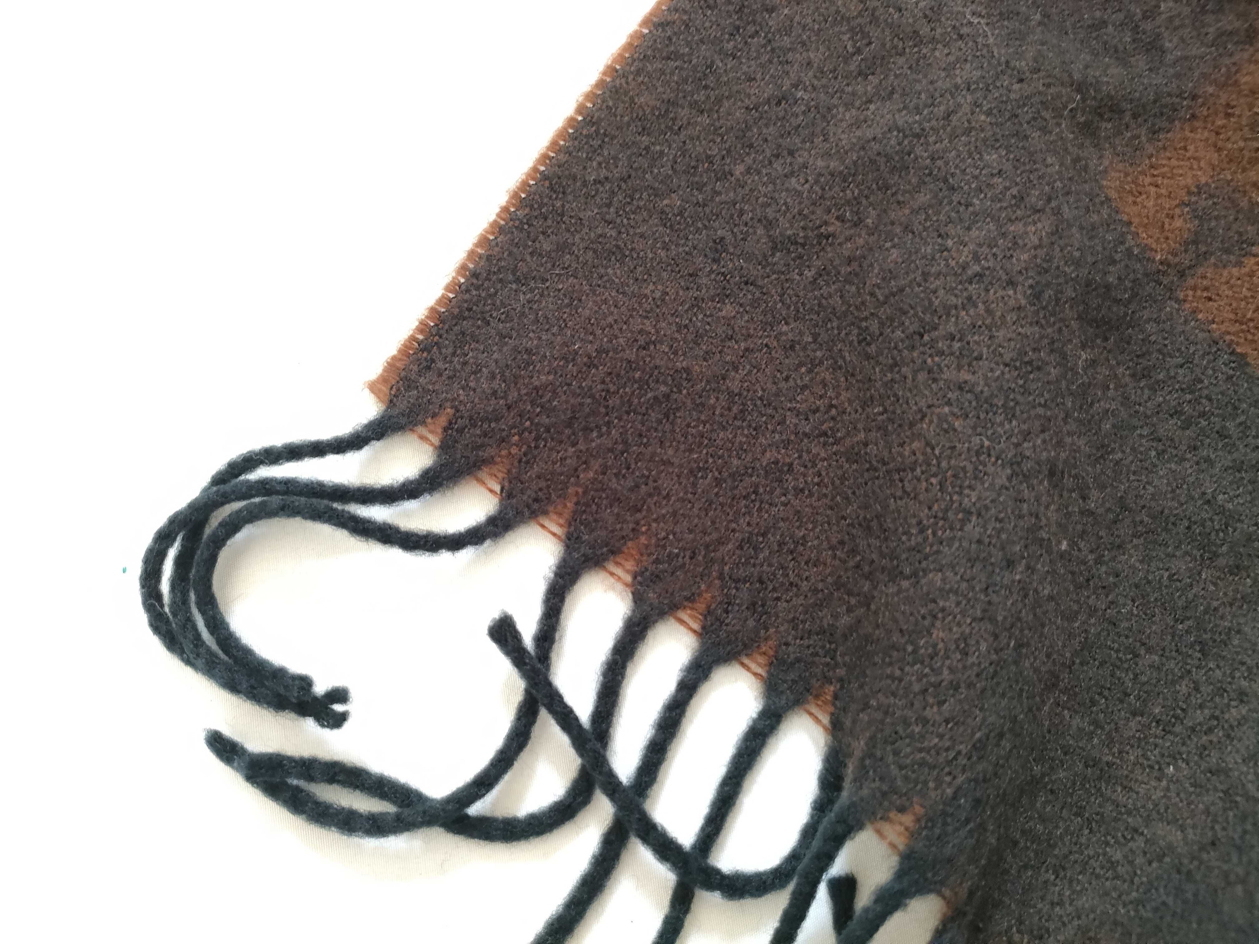 Large Stole and Other Accessories — view 8