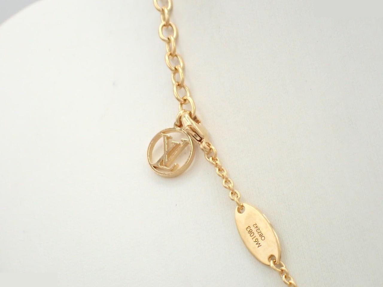 Essential V Necklace, chain approximately 46cm — view 2