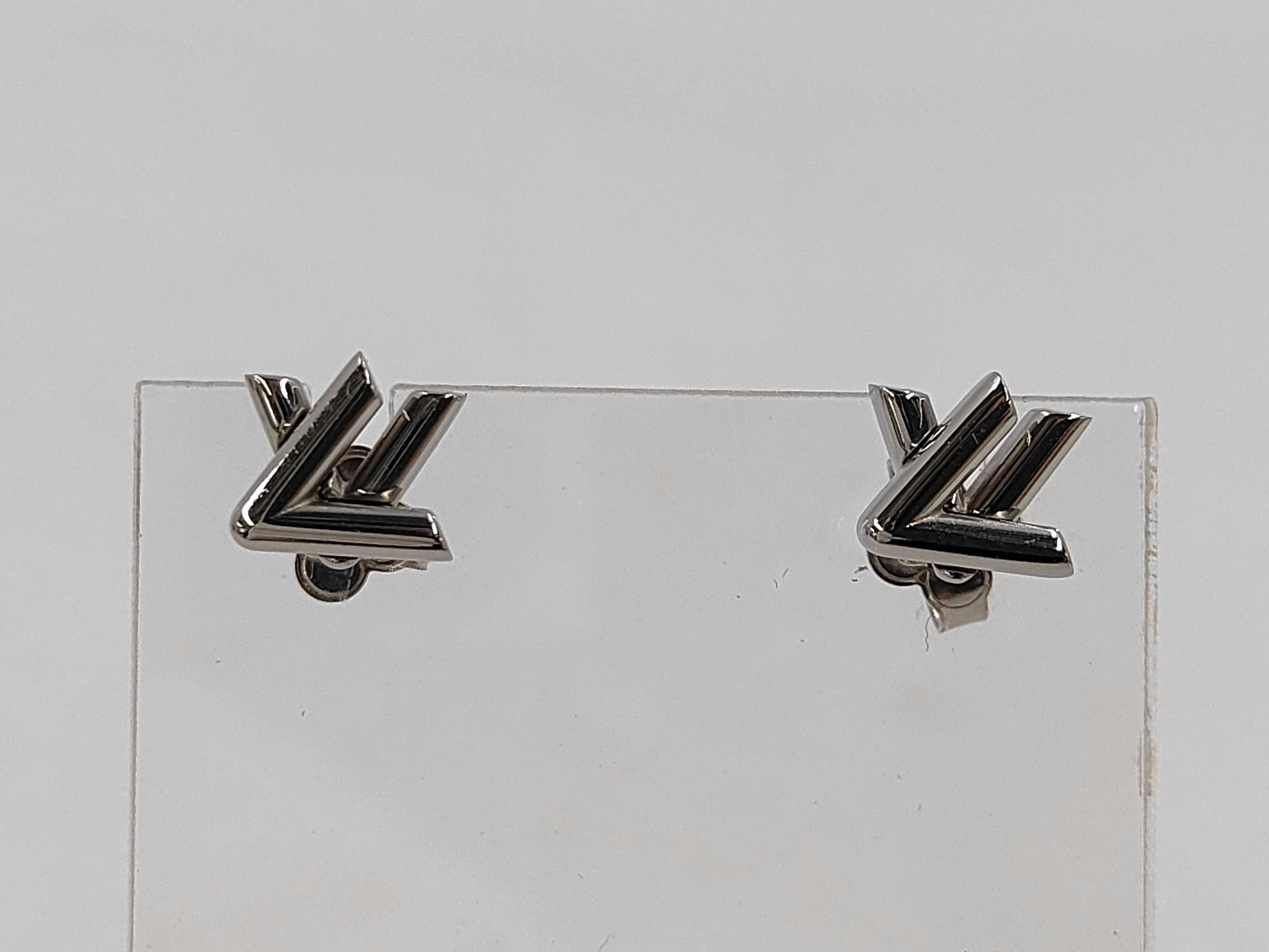 M01870 GO-14 Go Fourteen Earrings Silver LE0274 LV Twist Earrings