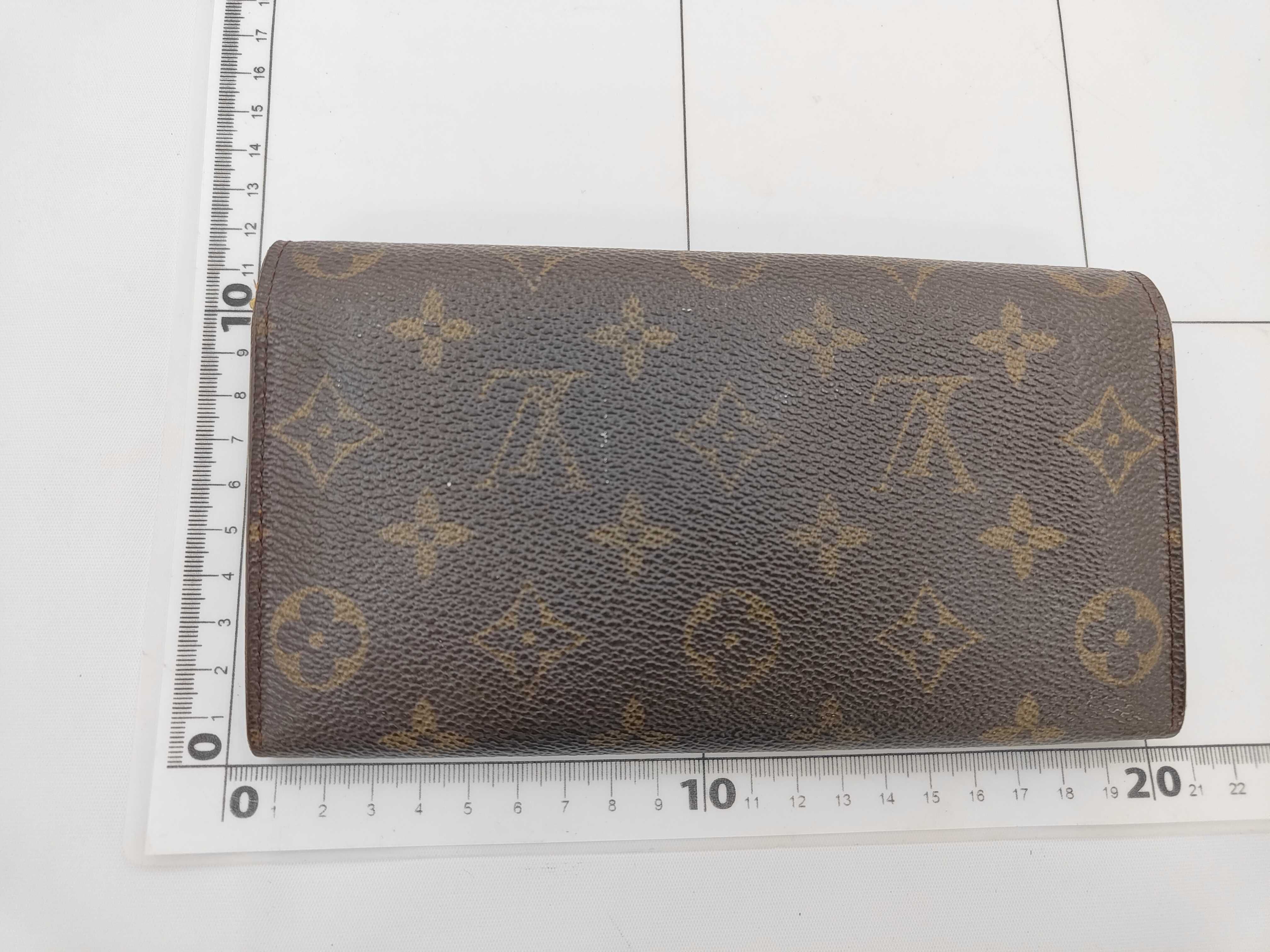 wallet — view 2