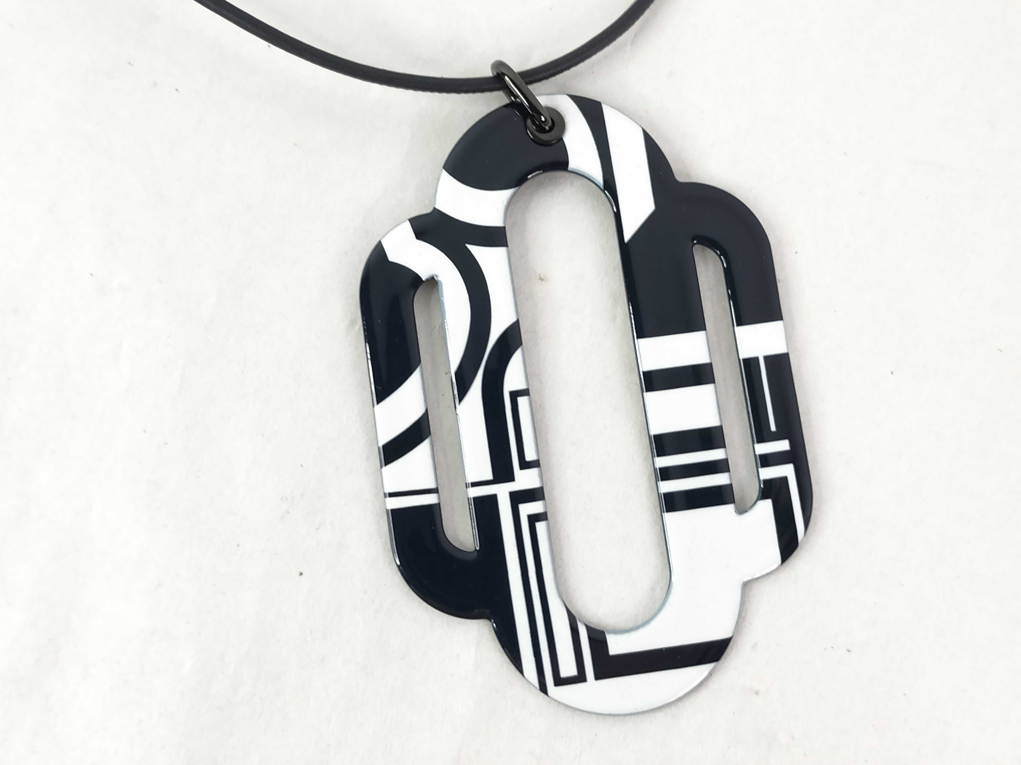 necklace — view 2