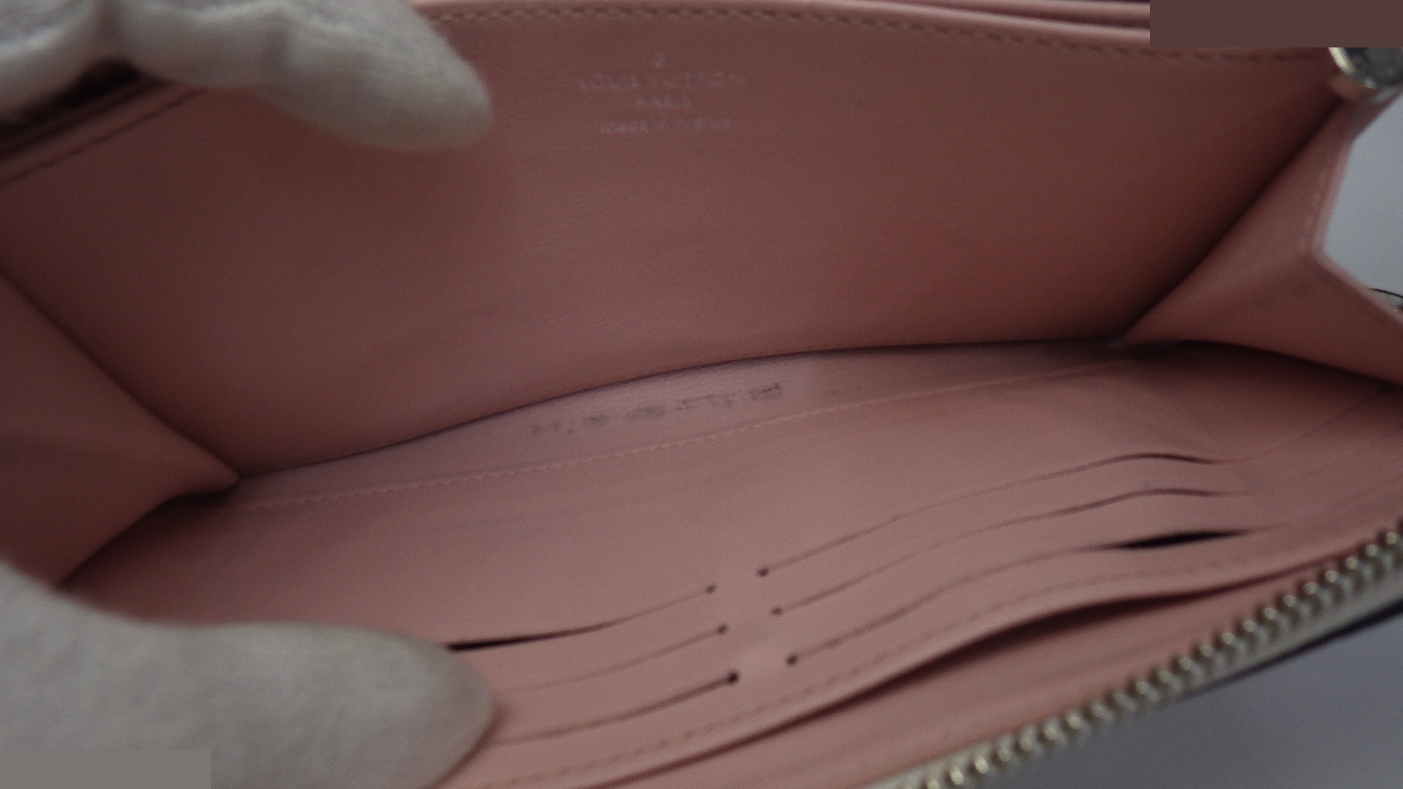 Monogram Mahina Zippy Wallet — view 9