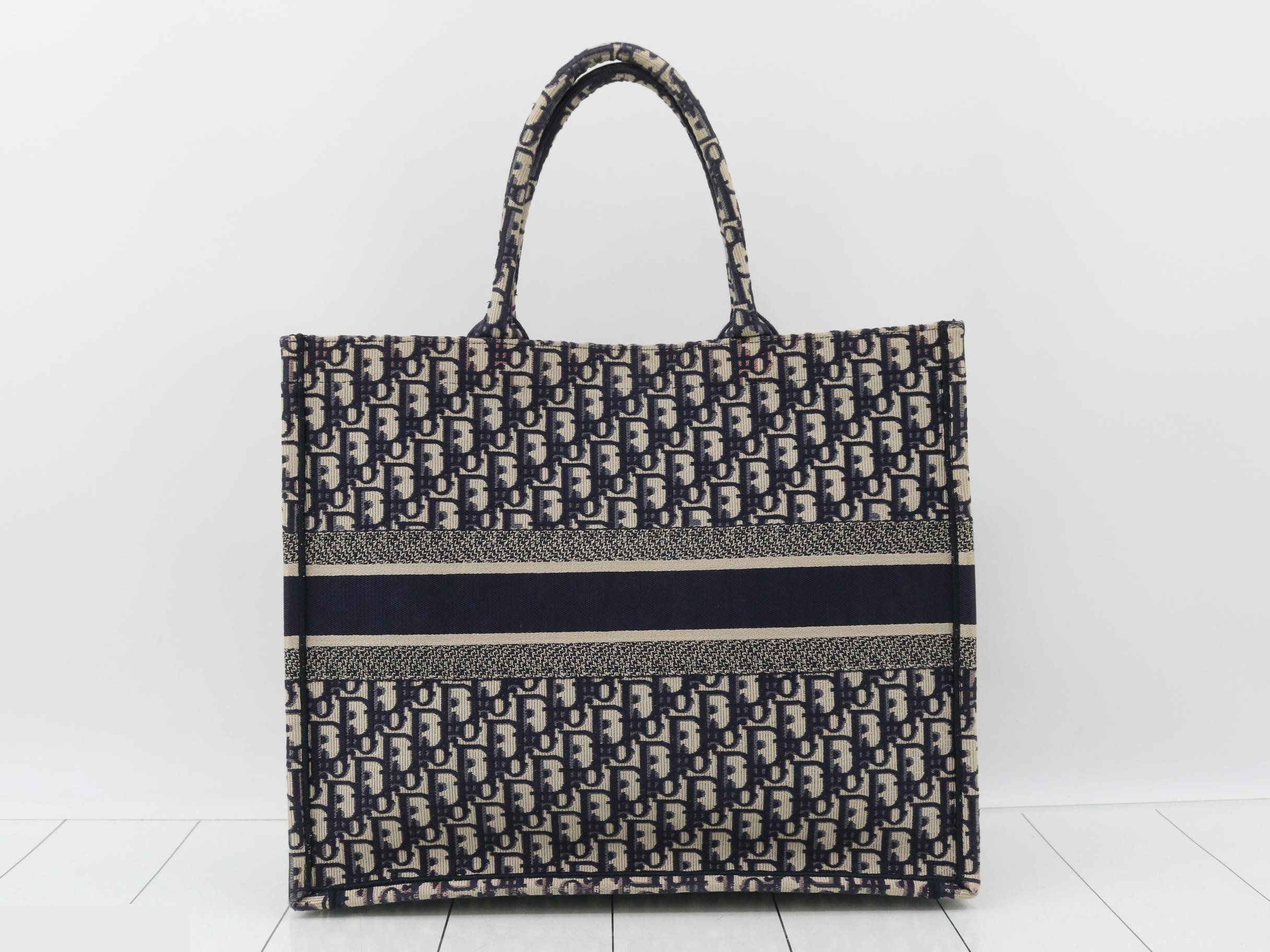 Book Tote Large — view 2