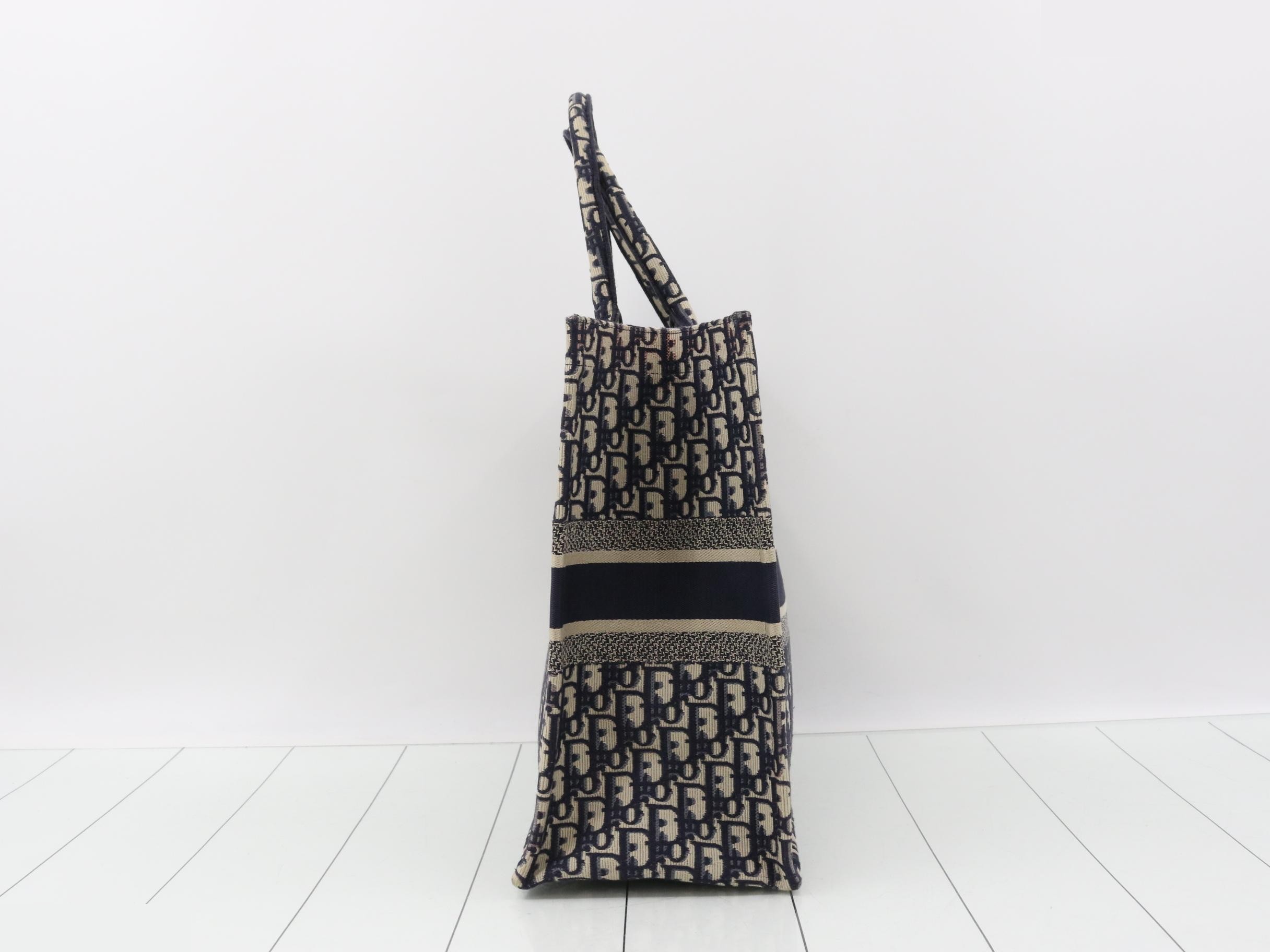 Book Tote Large — view 4