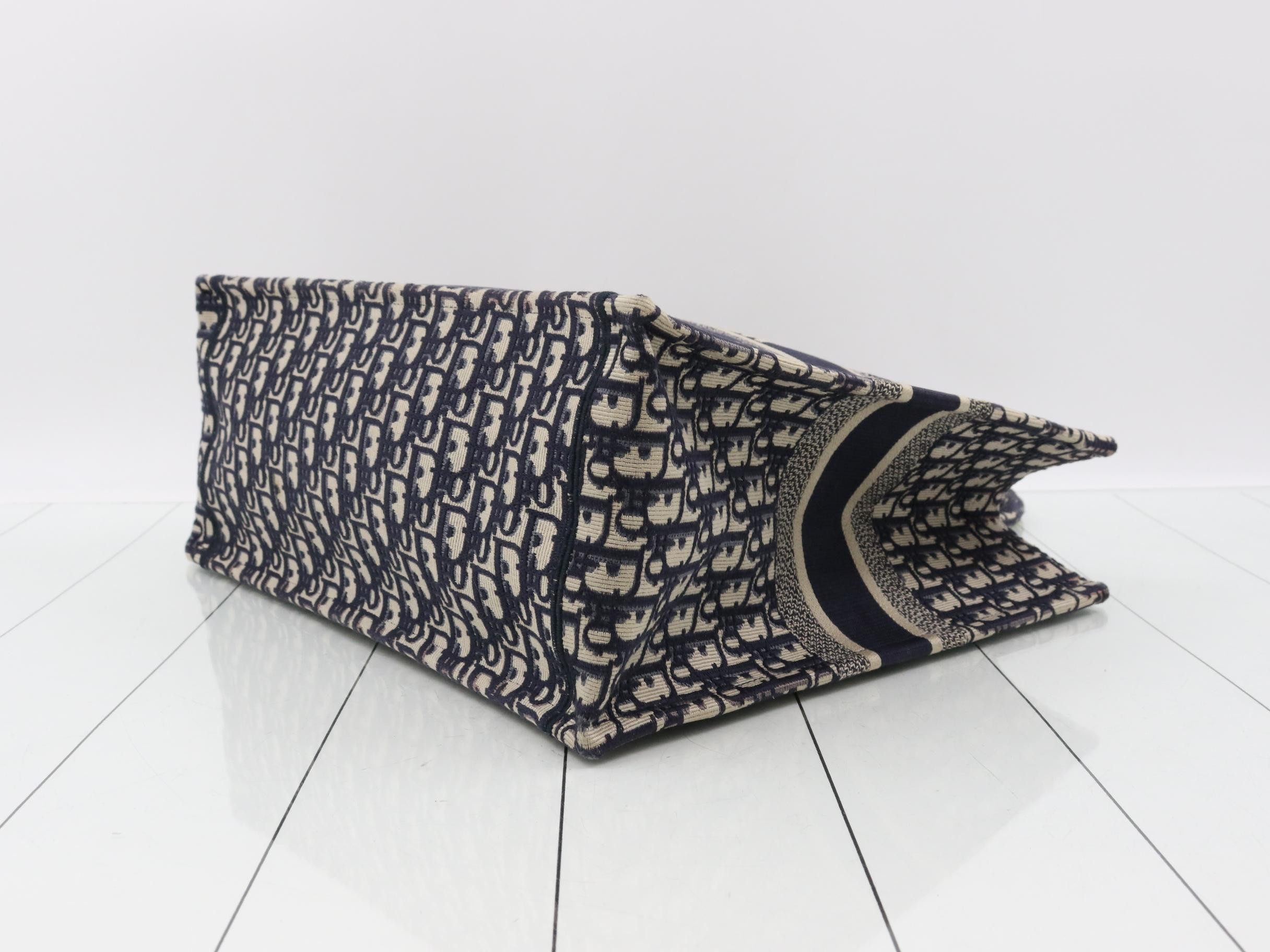 Book Tote Large — view 6
