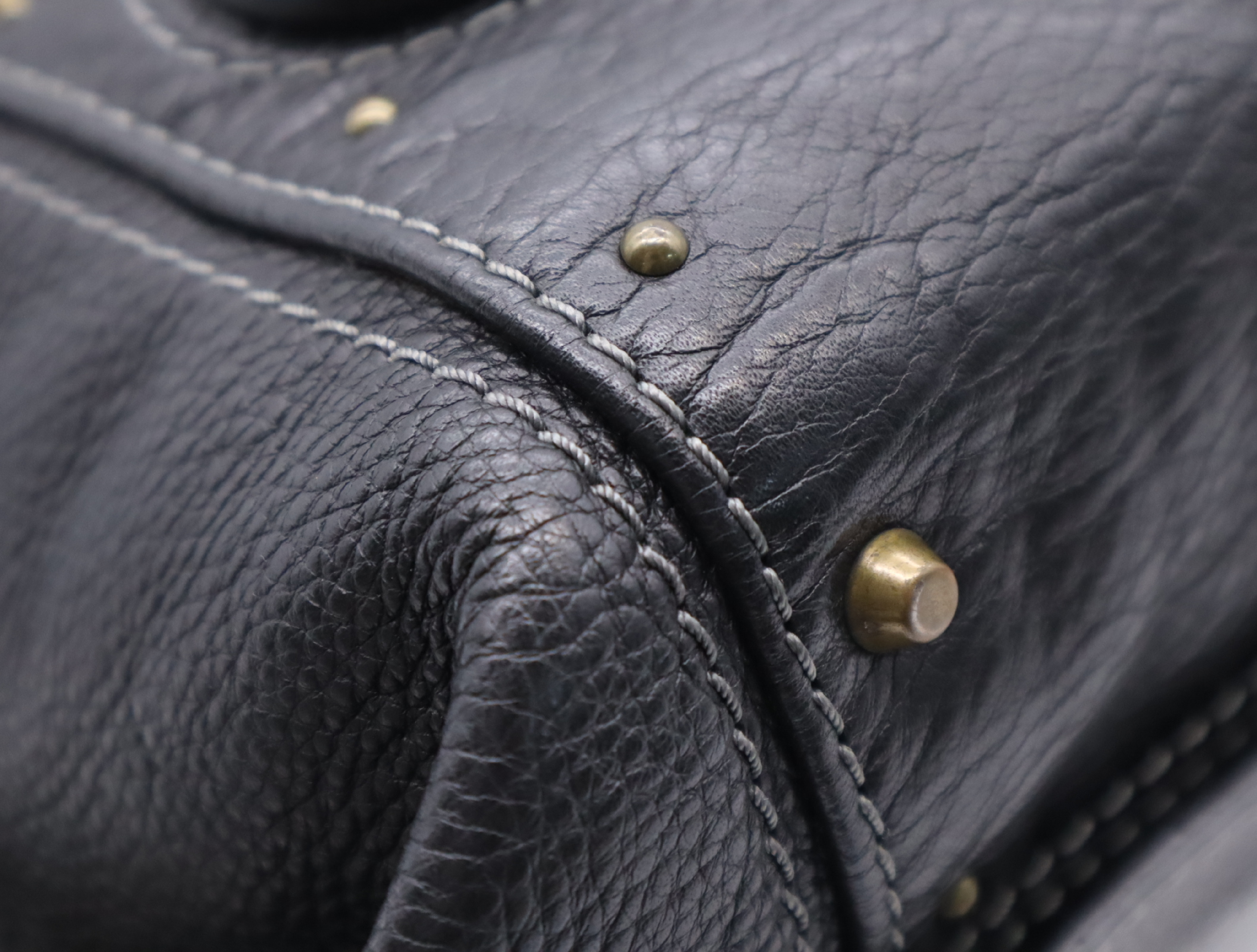 Paddington Medium Black Handbag with Shoulder Strap, Padlock, Key, and Dust Bag — view 6